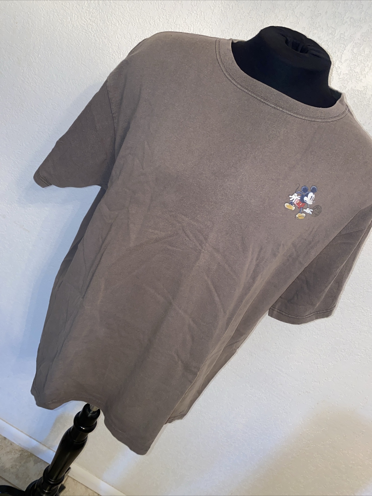 VINTAGE Disney Store Mickey Mouse Cartoon T-Shirt XL Gray Classic Movie TV