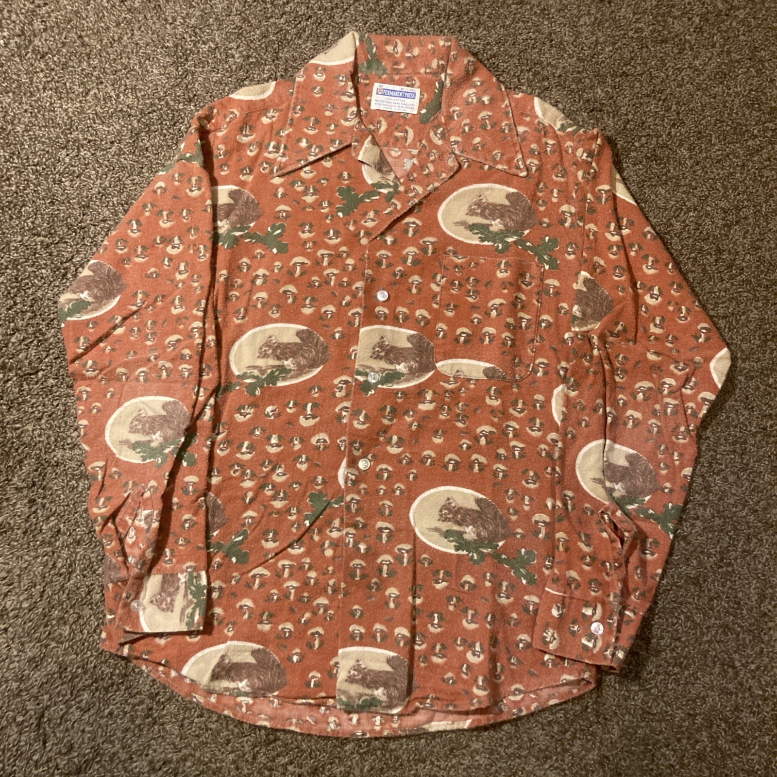 Vintage 70s Mushroom Squirrel Print Permanent Press Button Up Shirt M Cotton