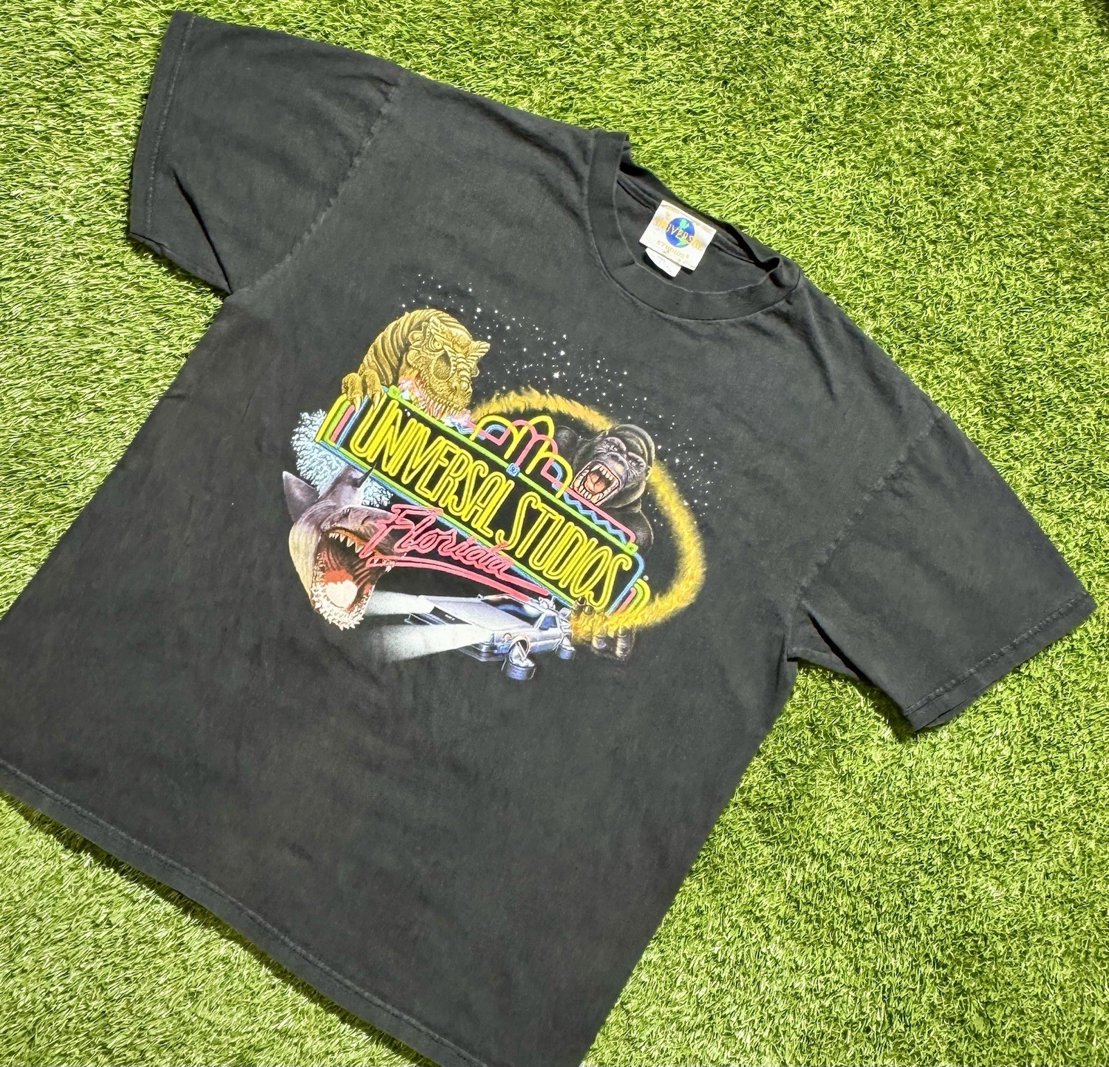 Vintage 90’s Universal Studios Florida Graphic T-Shirt Large Jaws King Kong