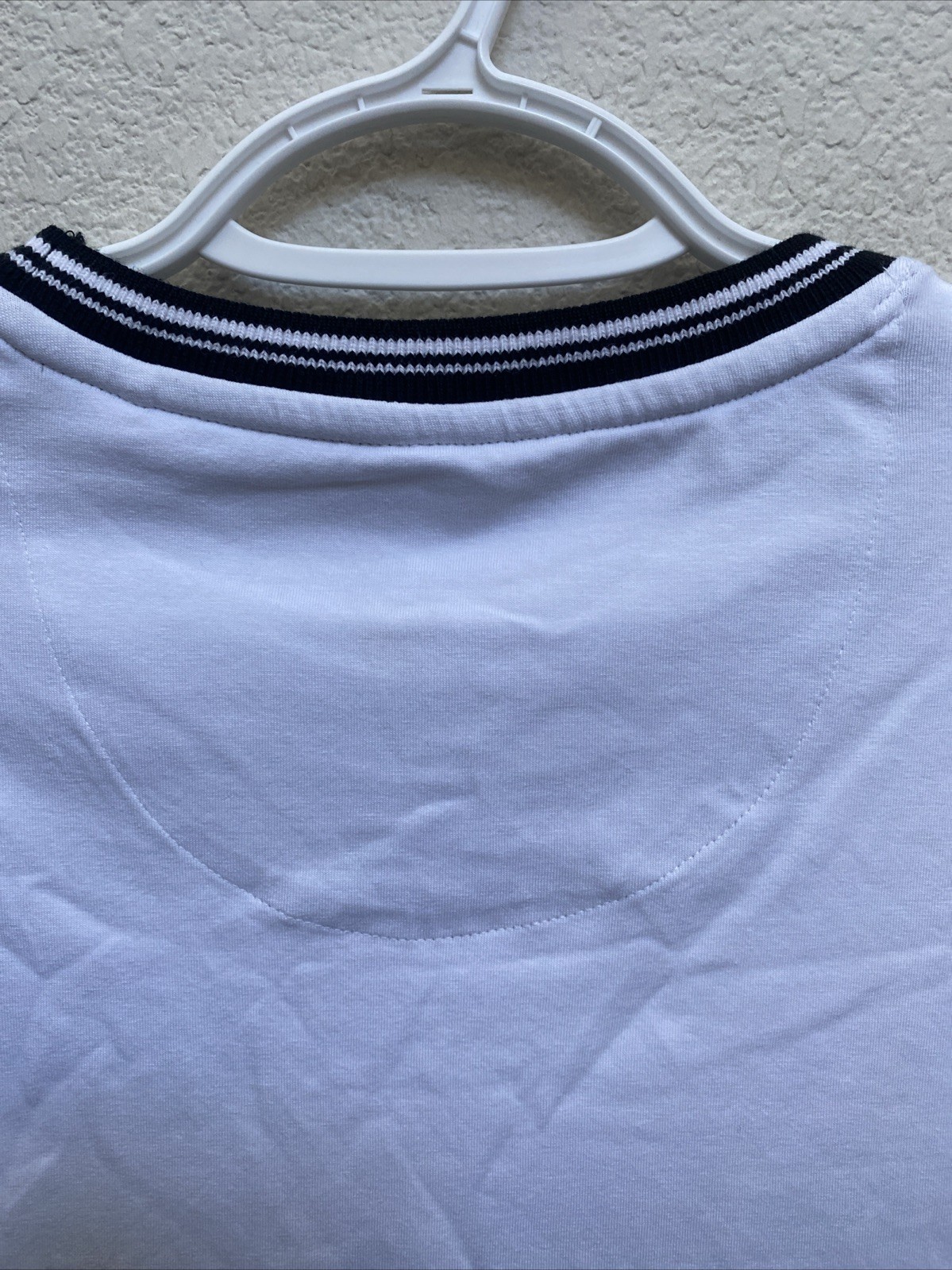 NEW DKNY Men’s T-Shirt Short Sleeve Crew Neck White Gray Large NWT $49.50