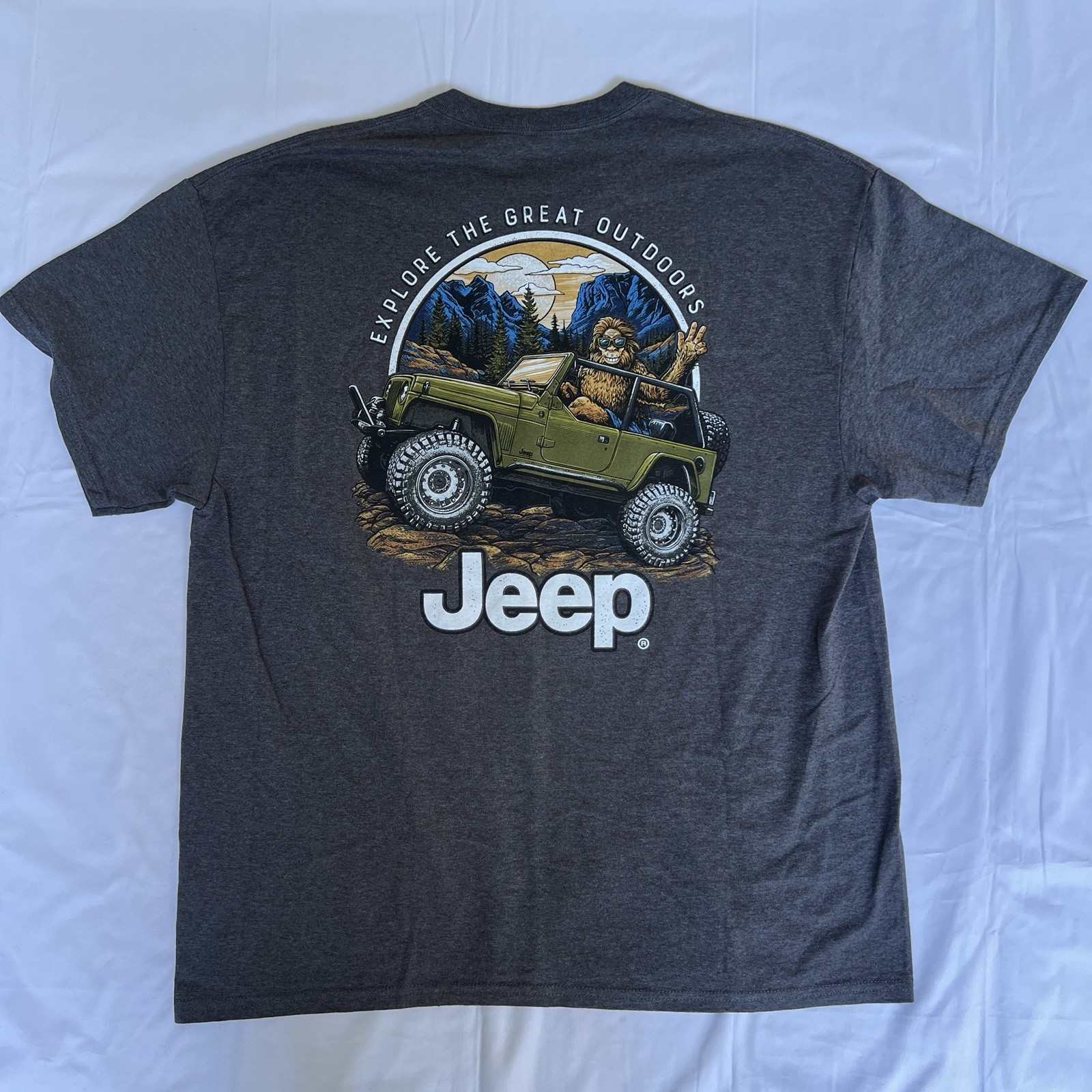 Jeep Shirt XL Gray Wrangler Yeti Sasquatch Explore Outdoors Cherokee Big 3214