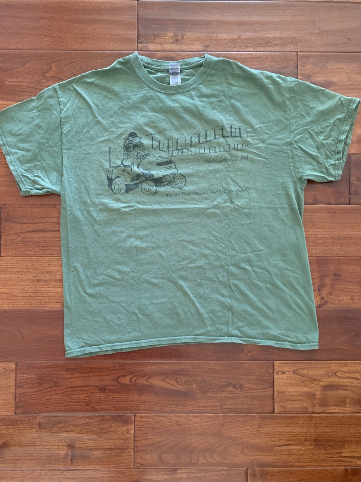 Gritty Four Seasons Total Landscaping Graphic T -Shirt Men’s XL Philadelphia PA