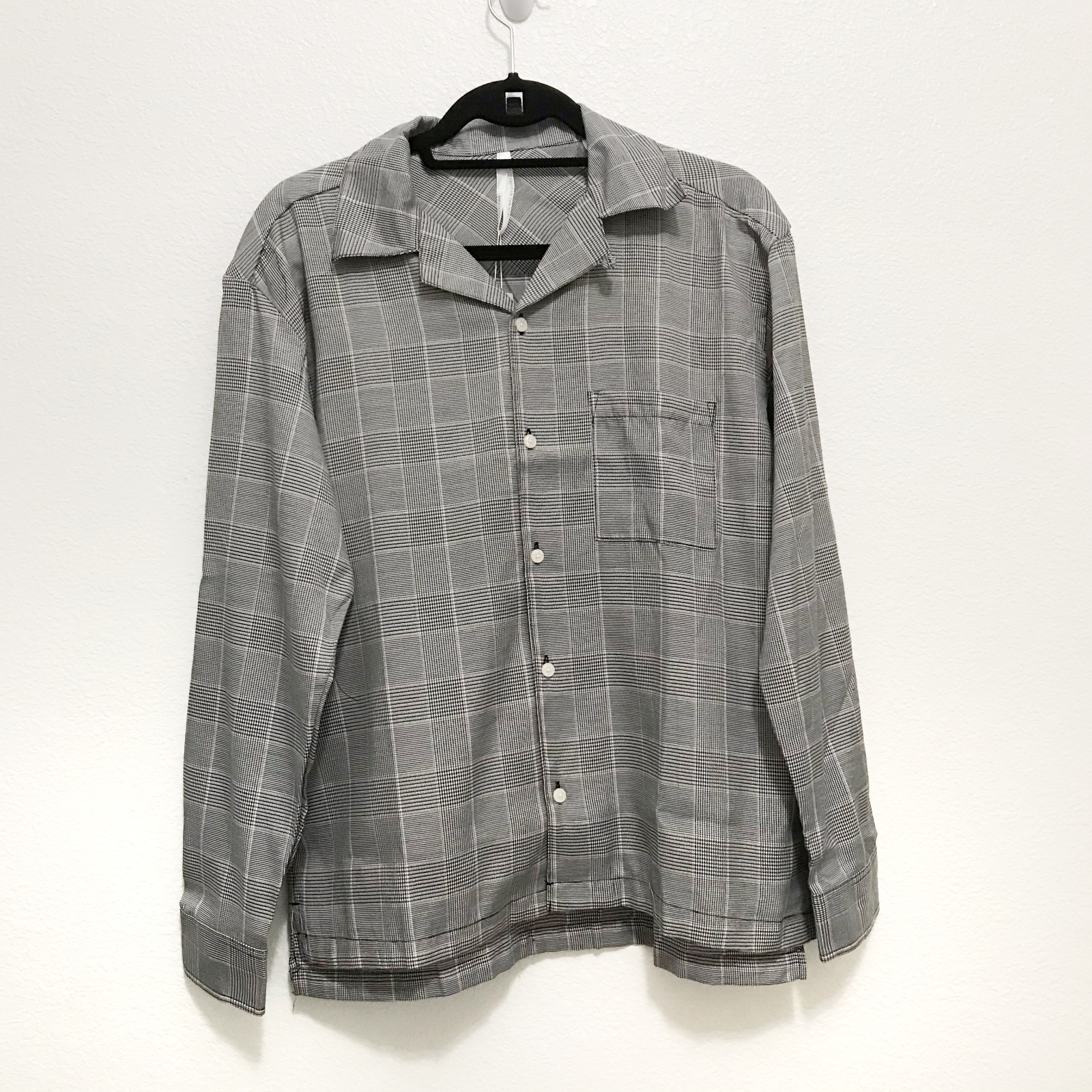 Halham, Mens Long Sleeve Gray and White Plaid Button Down Shirt, Medium