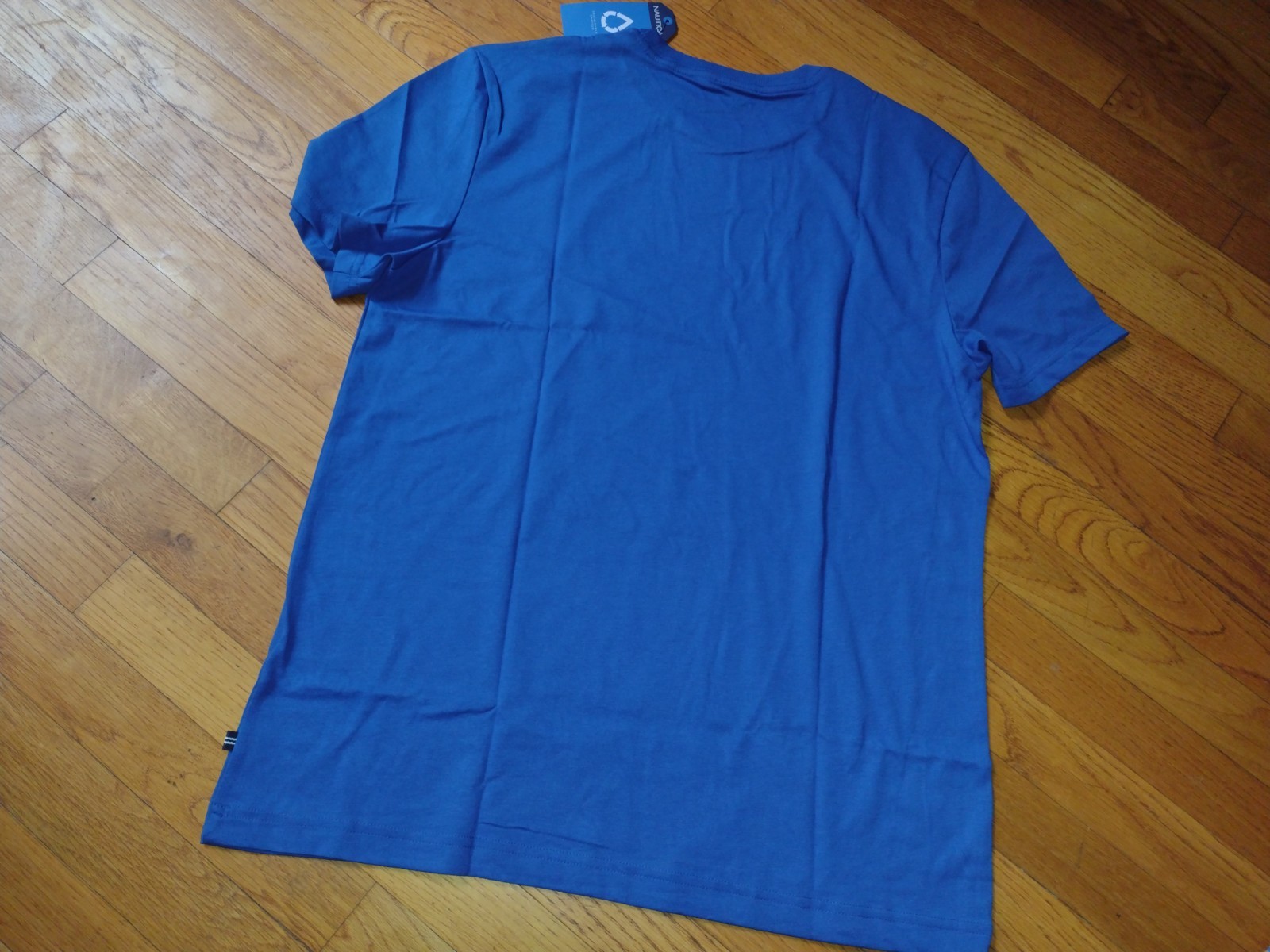 NWT, $35. MSRP, Mens Nautica Cotton Blend Graphic T-Shirt, Blue
