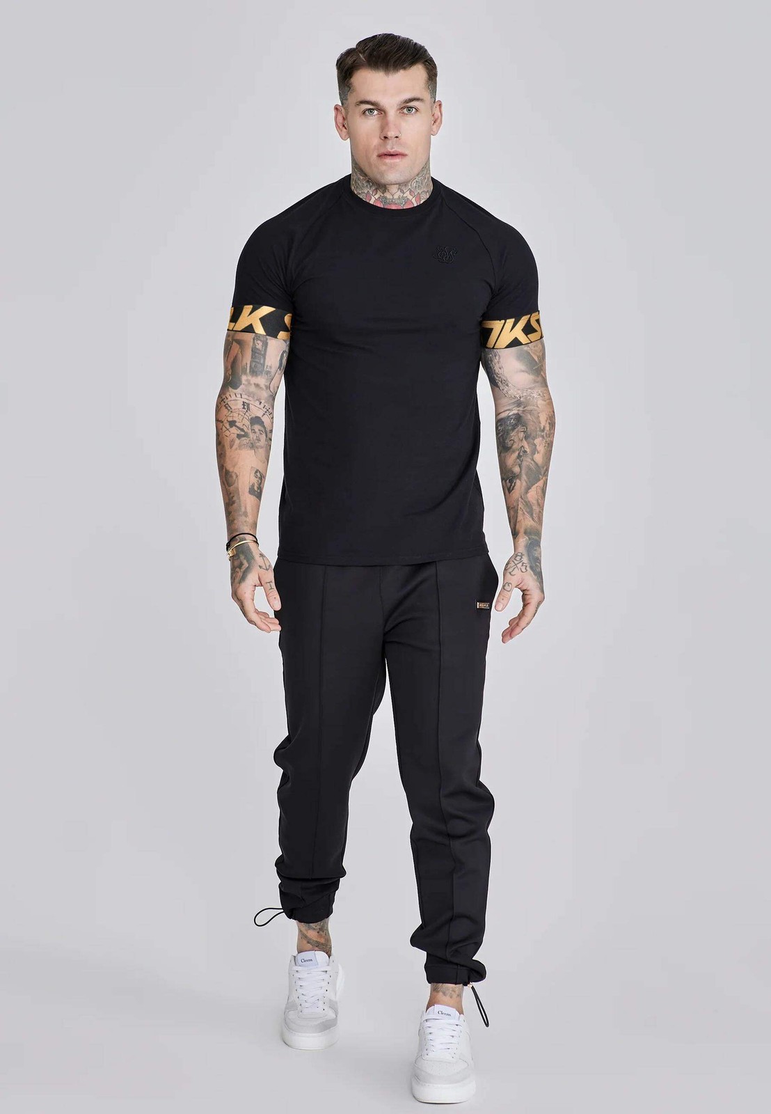 SikSilk Men’s Short Sleeved Muscle Fit Crew Neck Dynamic T-Shirt Tee Black
