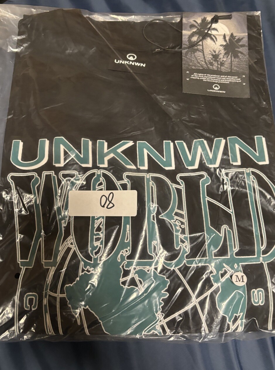 Unknwn World Tee Shirt