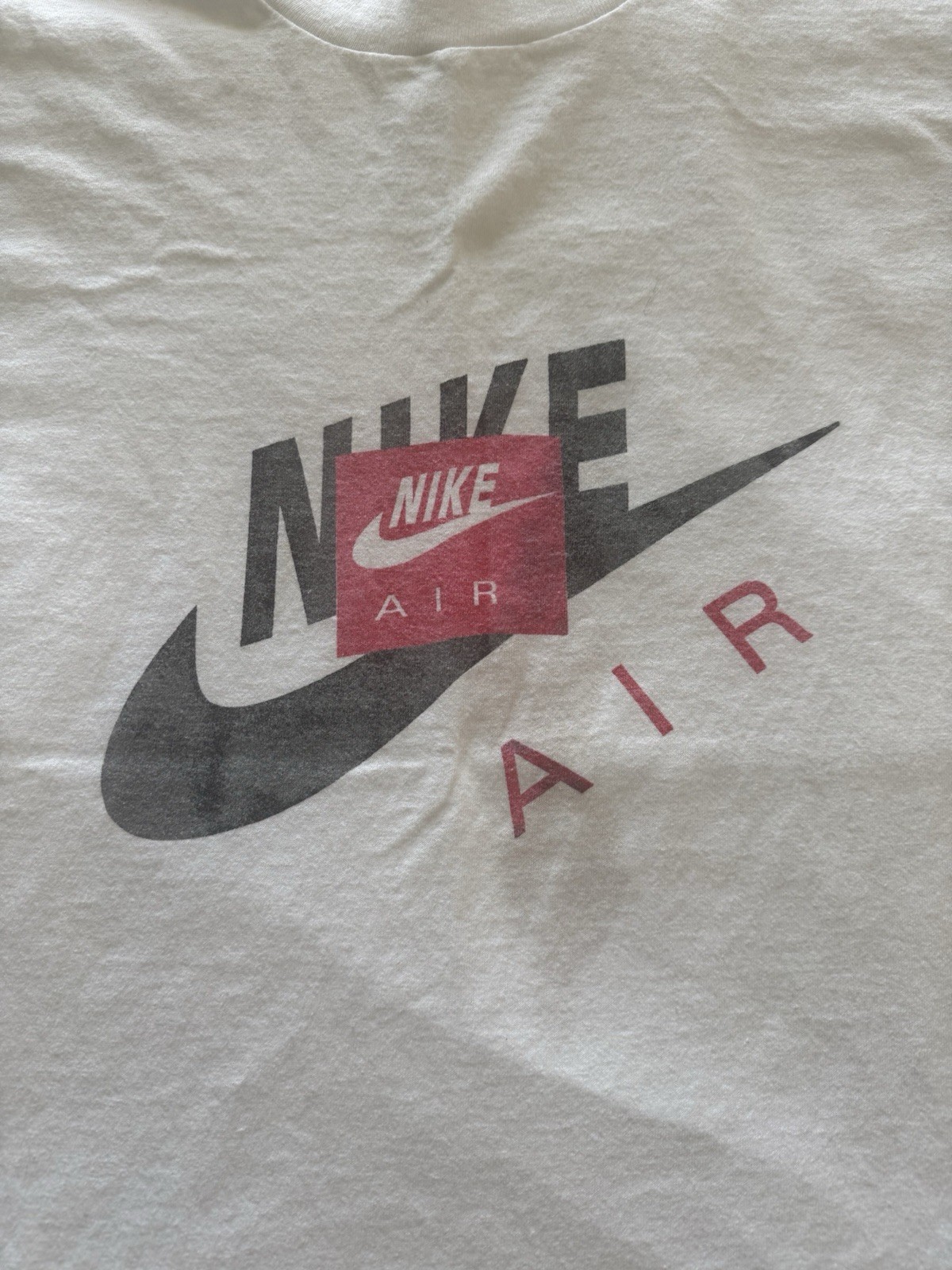 Men’s vintage single stitch Nike Air white tee with nice center graphic No Tag