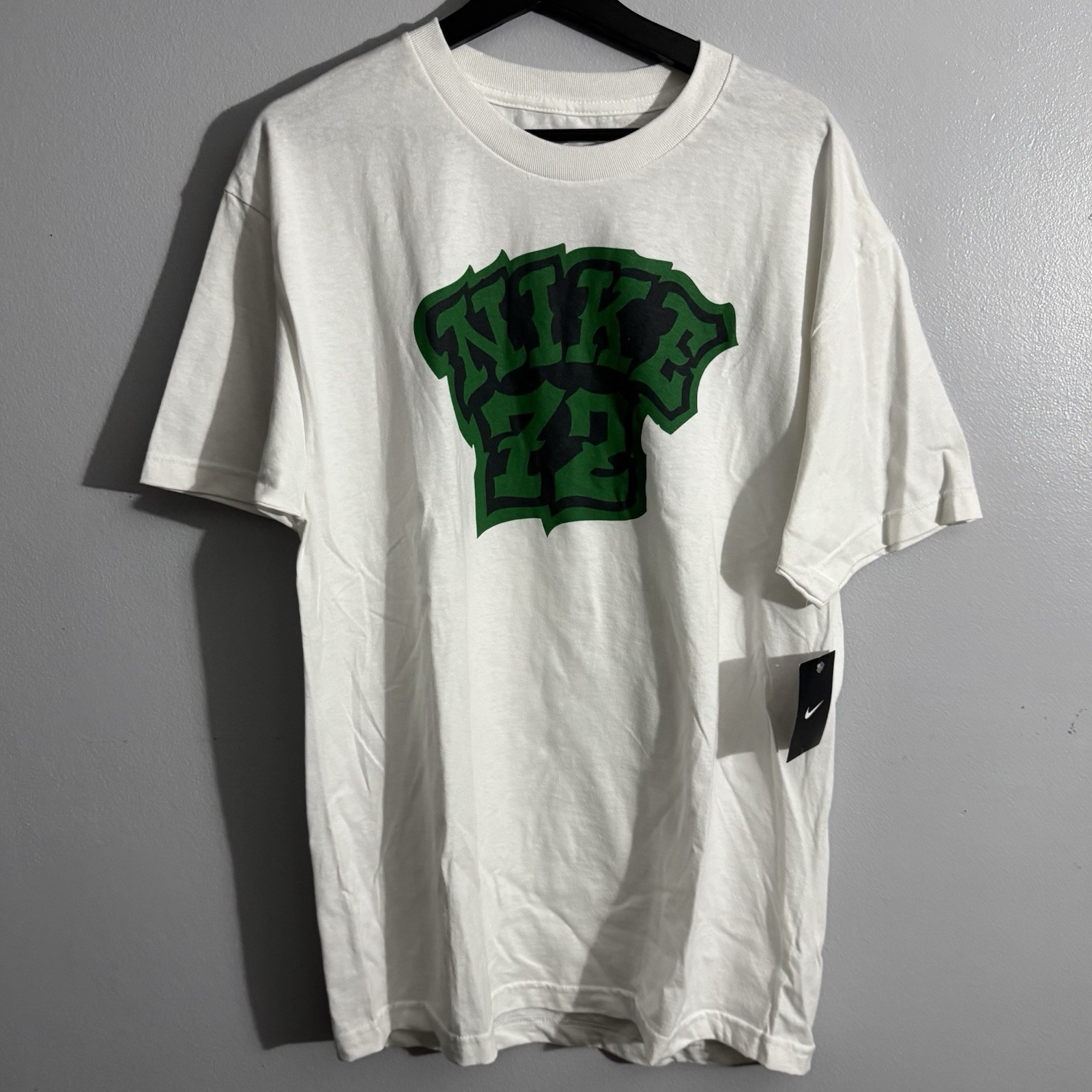 Nike Sportswear Men’s L White 72 Green Cotton Loose Fit Graphic T-Shirt