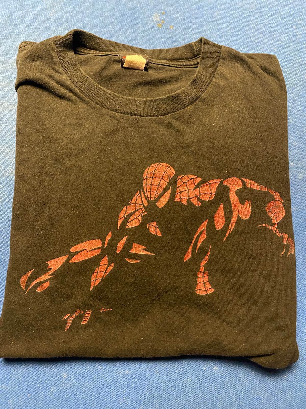 Marvel Spiderman Mad Engine XL Black Shirt w Red Foil Paint 24” Pit To Pit