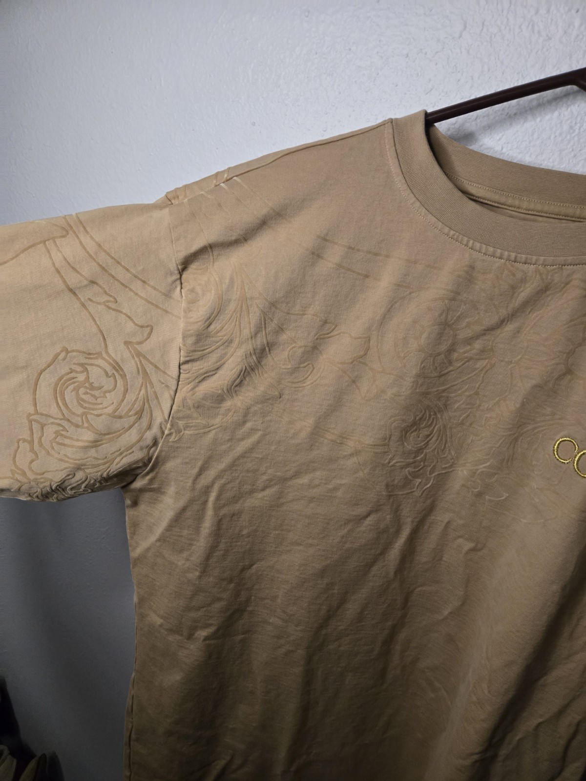 Coogi T Shirt Mens XL Tan Embroidered Logo Front Back Textured Pattern