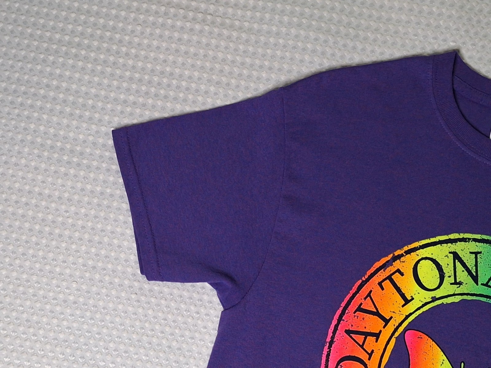 Daytona Beach Florida Souvenir Butterfly Colorful Purple T-shirt Size M Gildan