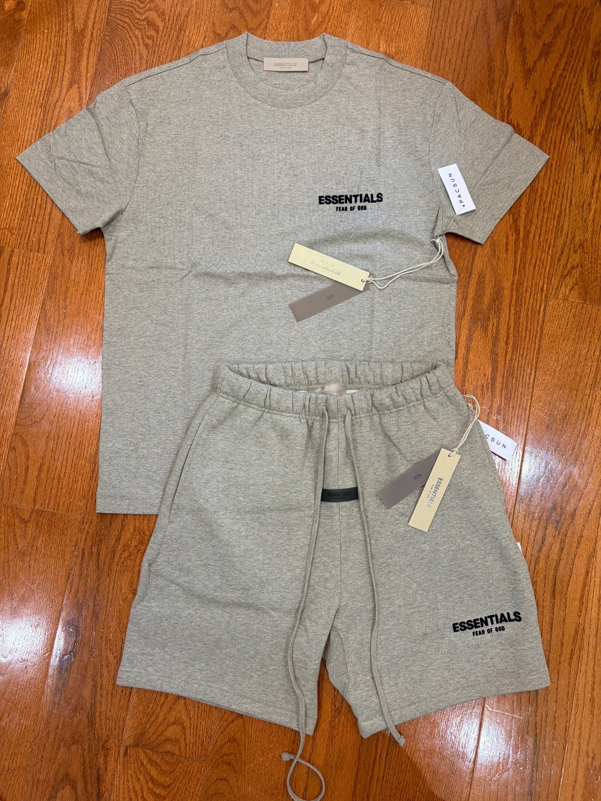 Essentials Set T-shirt and Short in Dark Oatmeal (size M)