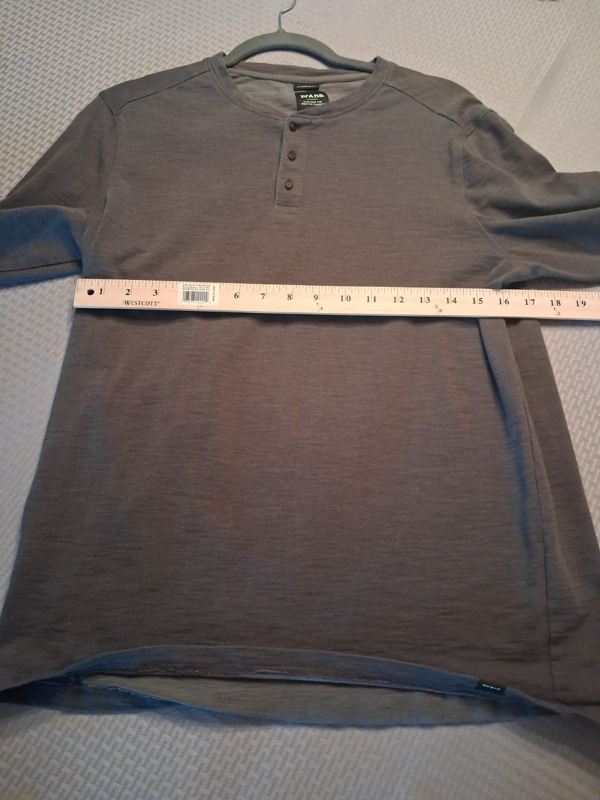 prAna Men’s M Gray Solid Long Sleeve Henley T-Shirt, Standard Fit