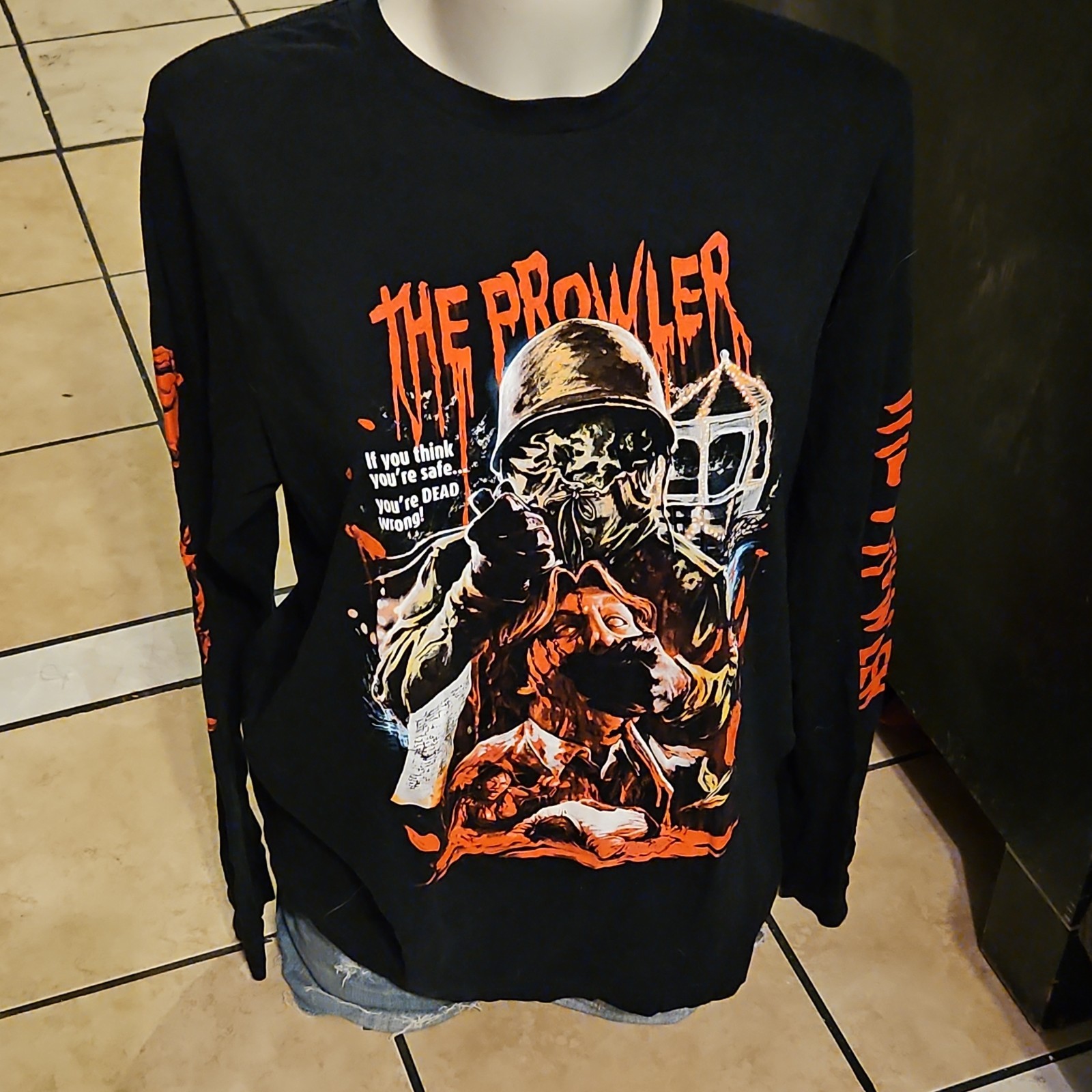 Men’s L/XL Black Crew Neck Long Sleeve Graphic Horror T-Shirt “The Prowler”