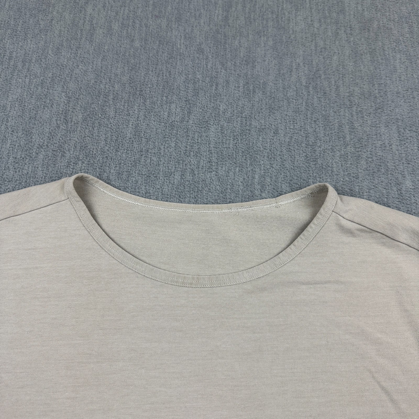 Lululemon Shirt Mens Large Beige Chest Pocket Relaxed Fit Oxford Crewneck Casual