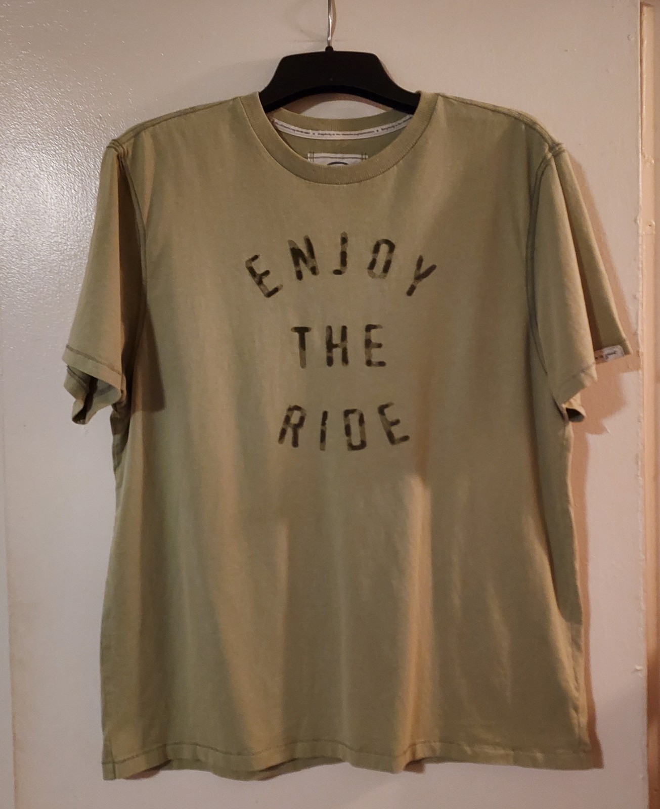Life Is Good Semi-Fitted Top Notch Men’s Large T-shirt Adventure Outdoorsy
