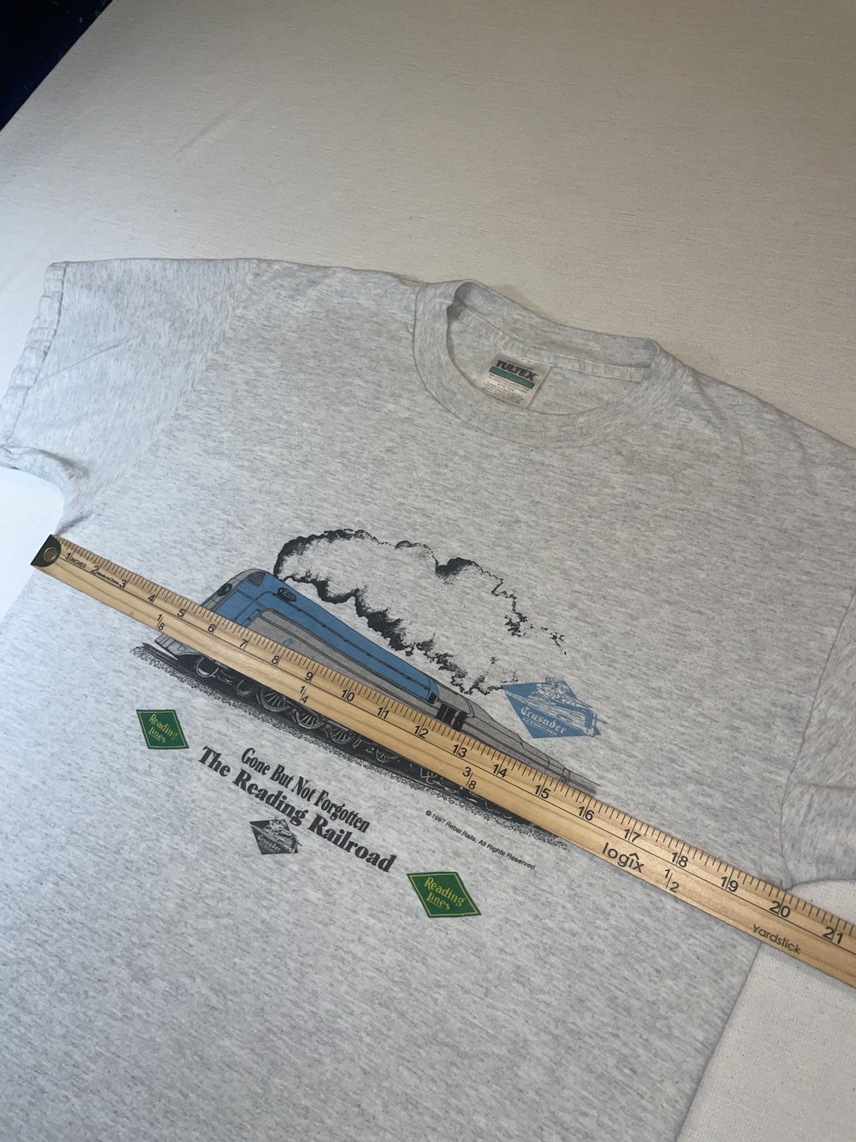 Vintage 90s Reading Railroad Lines Trains T-Shirt Size M Crusader Graphic Print