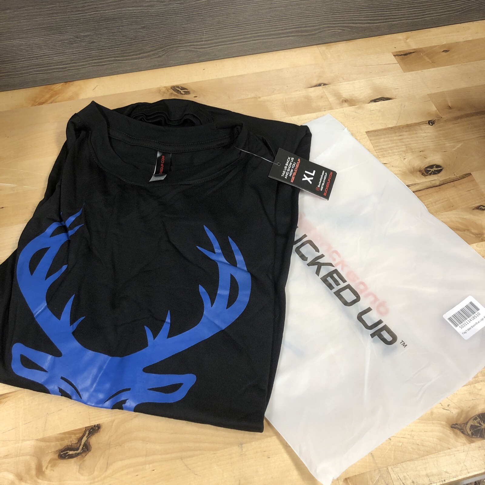 Bucked Up Men’s Flag T Shirt Black Blue Logo Size XL New