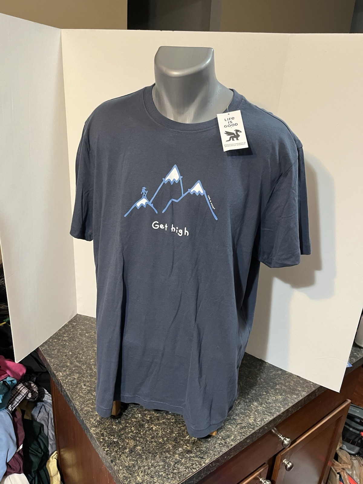 LIFE IS GOOD Men’s T-shirt – Mountains Get High – Blue Slate – Cotton XL – NWT