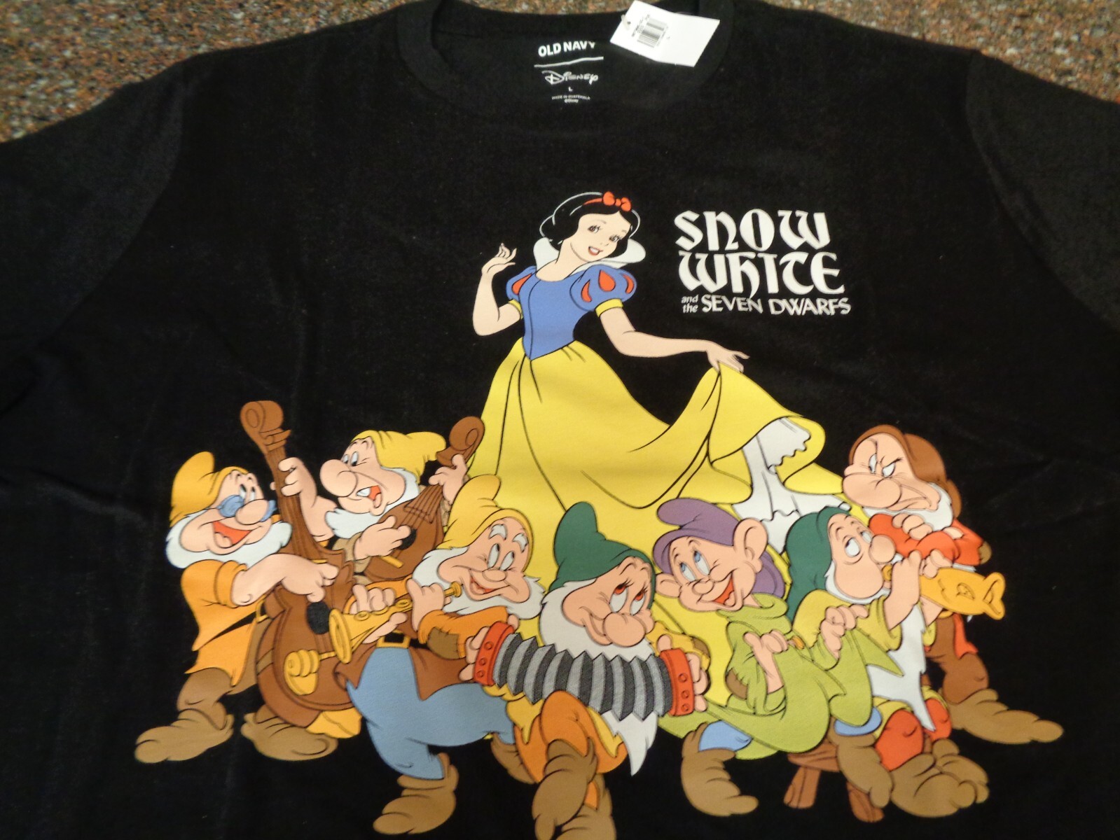 Disney Snow White and the Seven 7 Dwarfs T-shirt Large Black Unisex Adult NWT