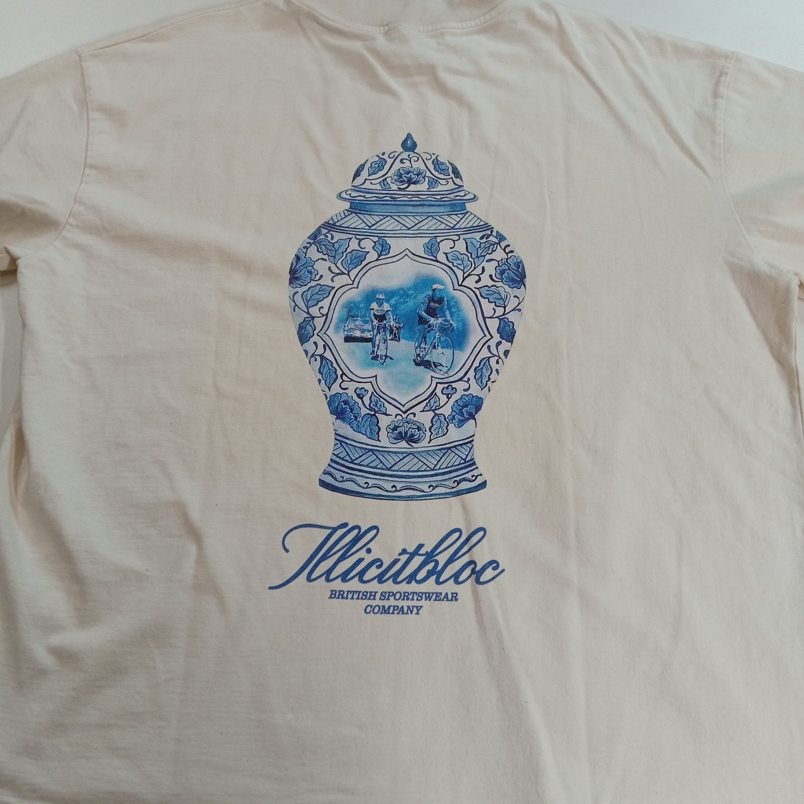 Illicit Bloc China Vase T-Shirt Ecru White Large 300GSM 100% Cotton (L) Sample