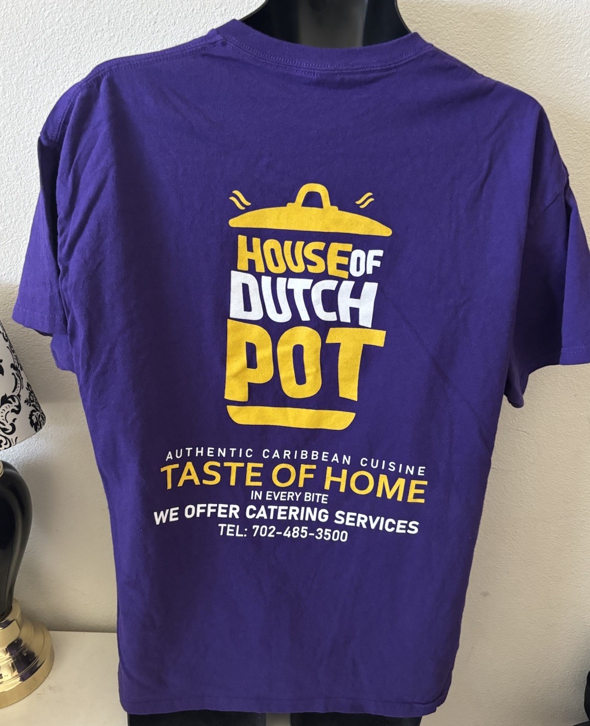 VTG. Dutch Hot Pot Authentic Caribbean Cuisine Employee Work Uniform T-shirt XL