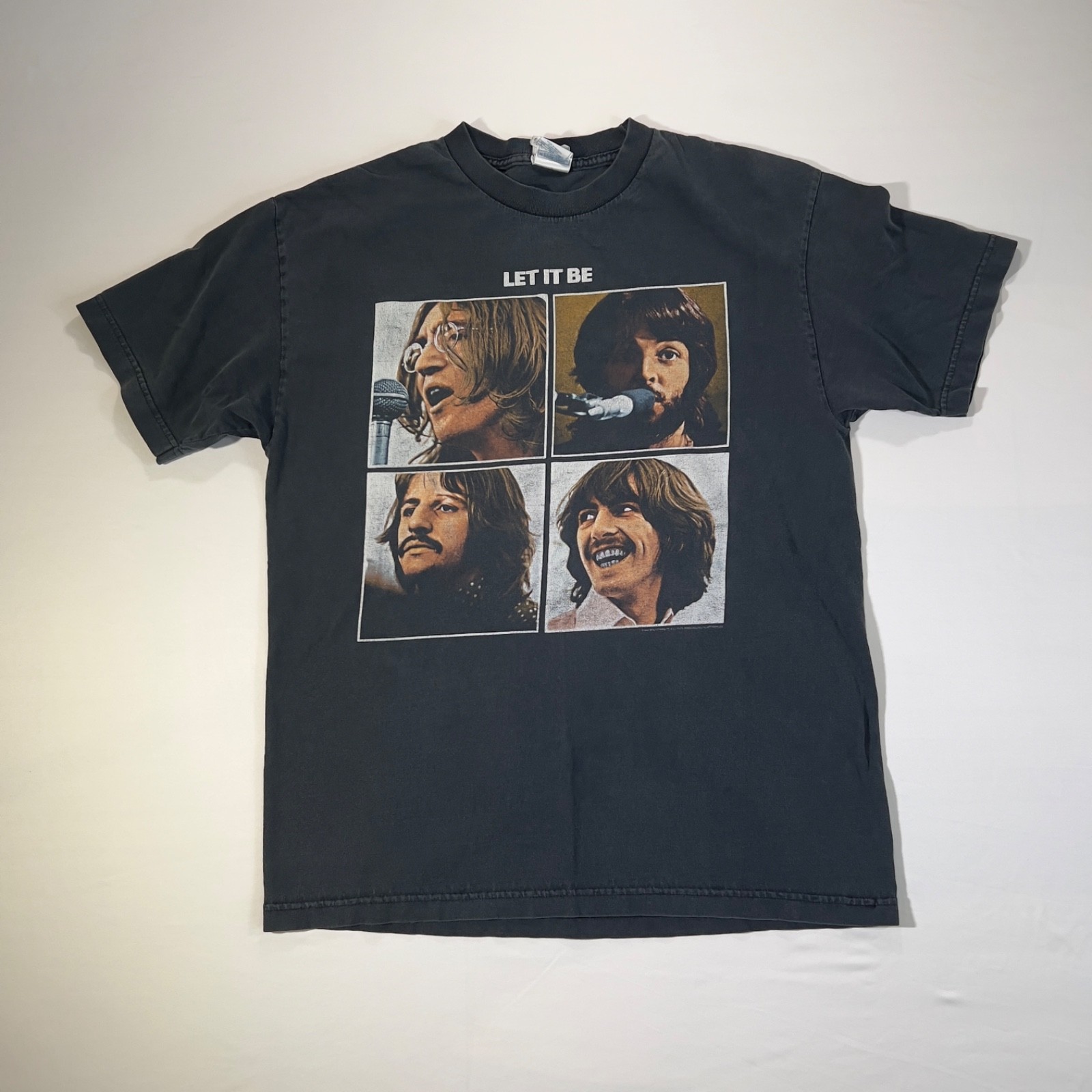 Y2K 2006 Apple Black Short Sleeve Graphic Beatles T shirt Large