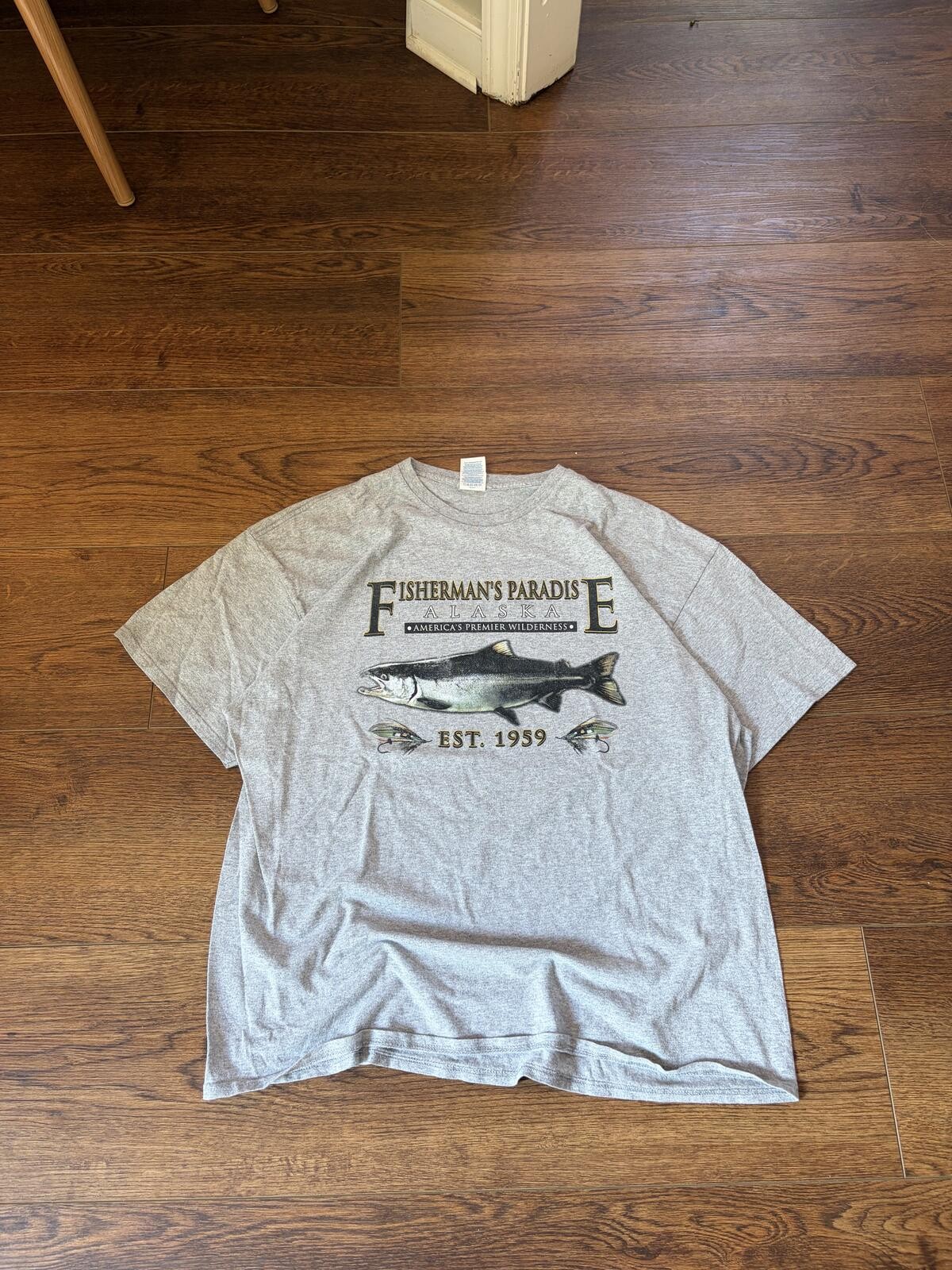 🐟 Vintage 90s Fisherman’s Paradise Alaska Salmon Tee