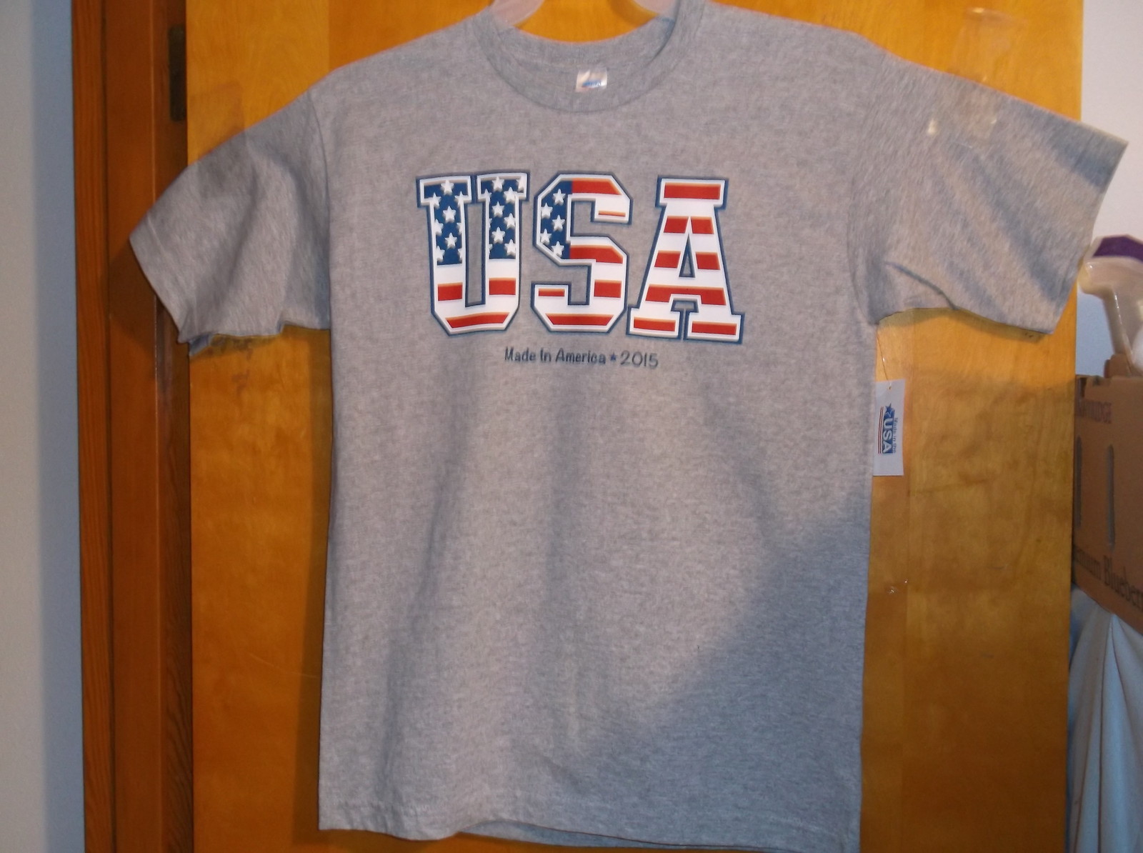 BRAND NEW MEN’S COTTON BLEND LIGHT GRAY w/ RED,WHITE & BLUE U.S.A. T’ SHIRT