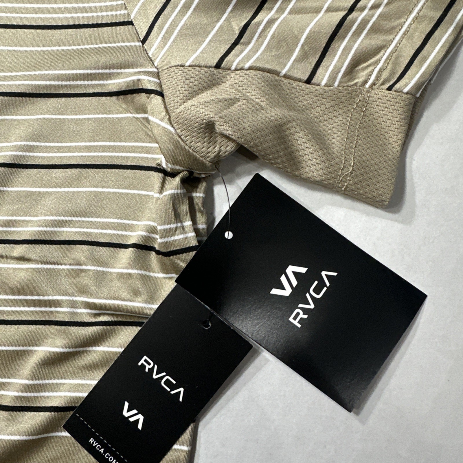 RVCA Mens Sport Active Gym Moisture Wicking Tee Street Style Size Large NWT