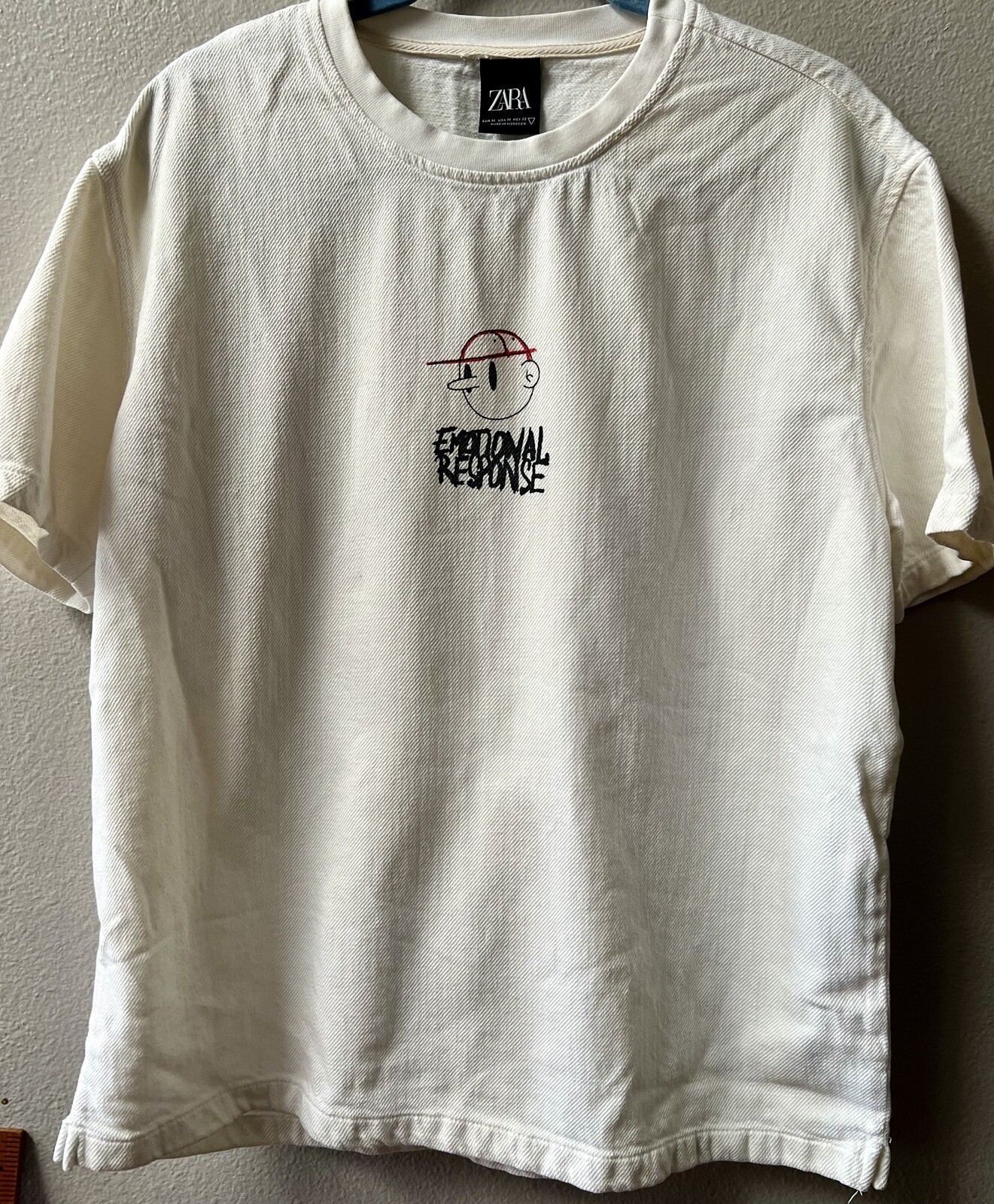 ZARA “EMOTIONAL RESPONSE” TEXTURED TEE MENS SIZE M
