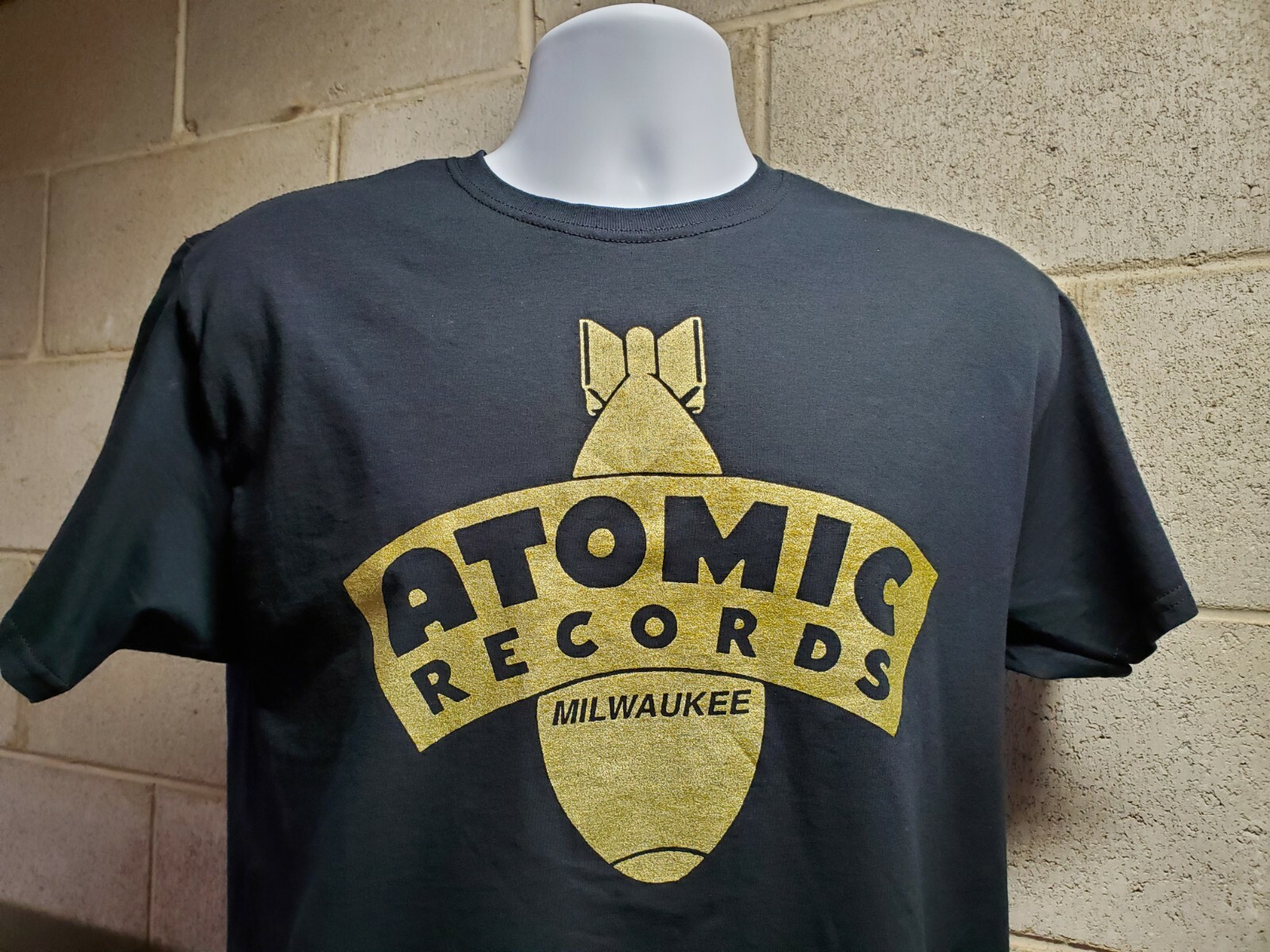 New! ATOMIC RECORDS Milwaukee GOLD BOMB LOGO Authentic T-Shirt S-M-L-XL-XXL-XXXL