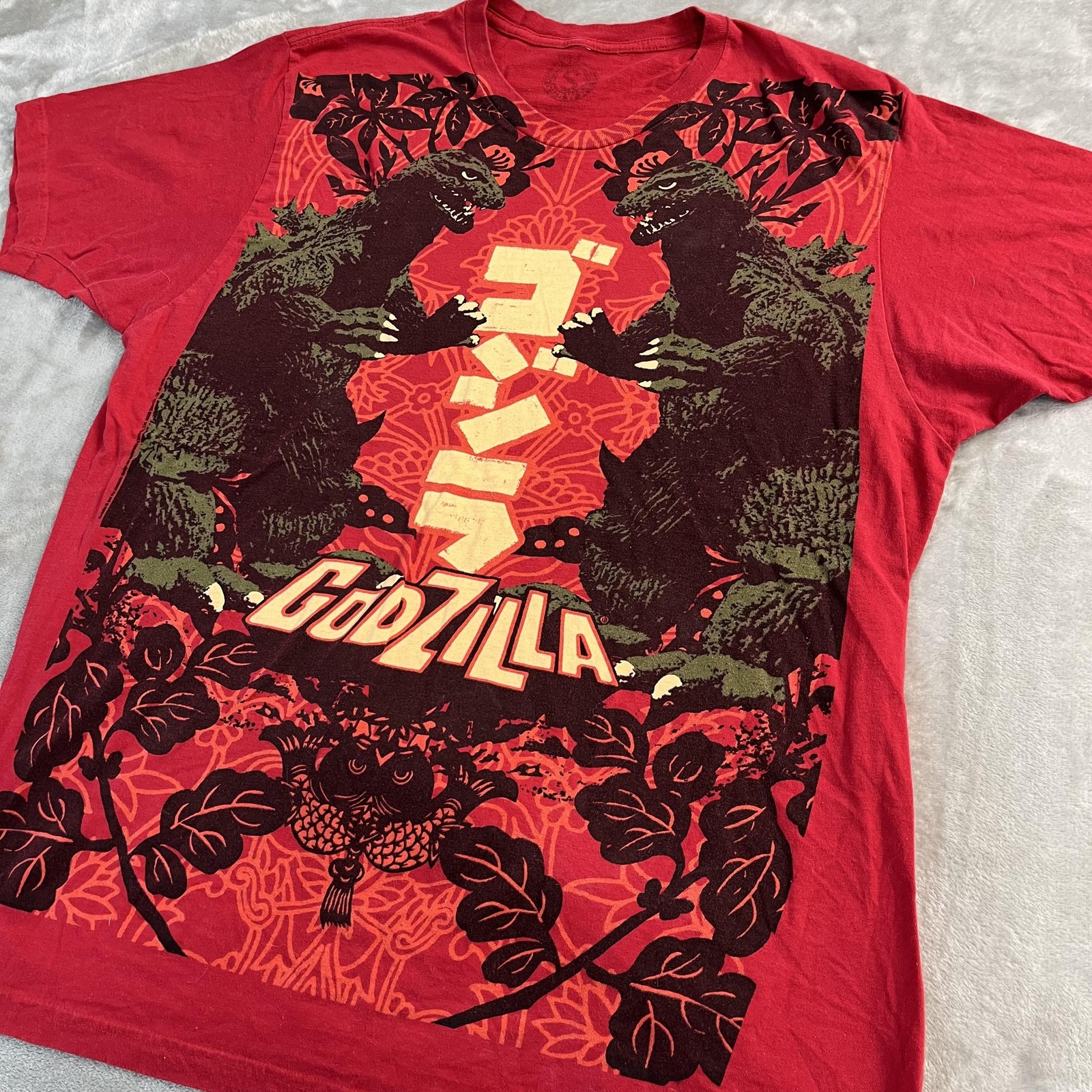 Impact Merchandising Subway Godzilla Graphic Tee Shirt Horror Mirror Image 2011