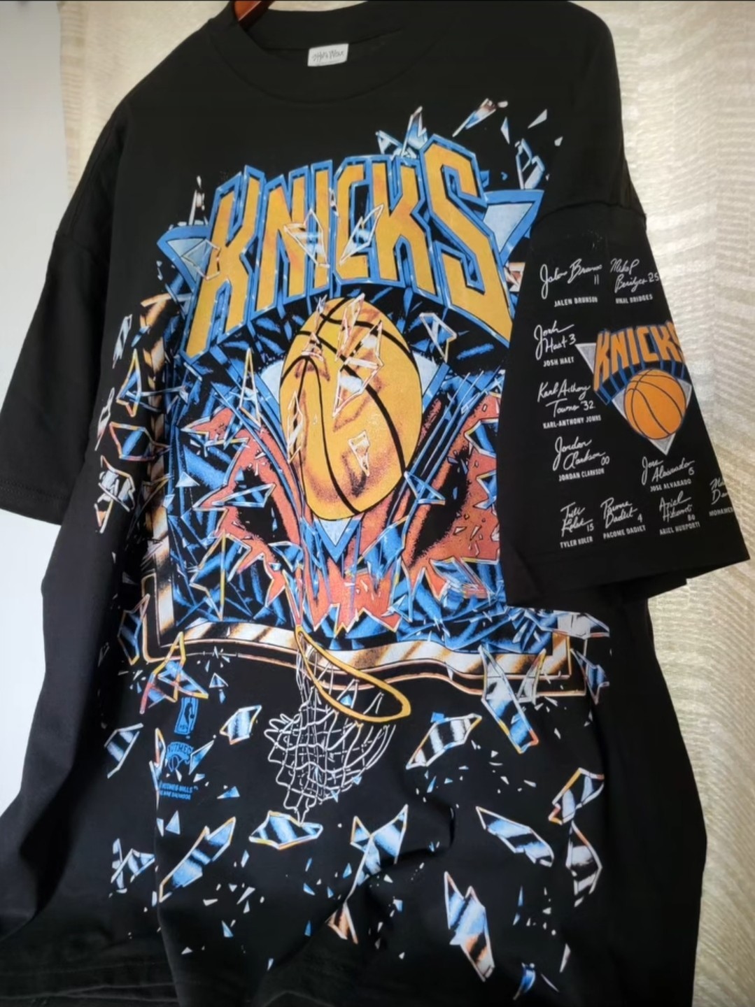 KNICKS SHATTERED BACKBOARD ON A SHAKA HEAVYWEIGHT GARMET SHIRT “MODERN”