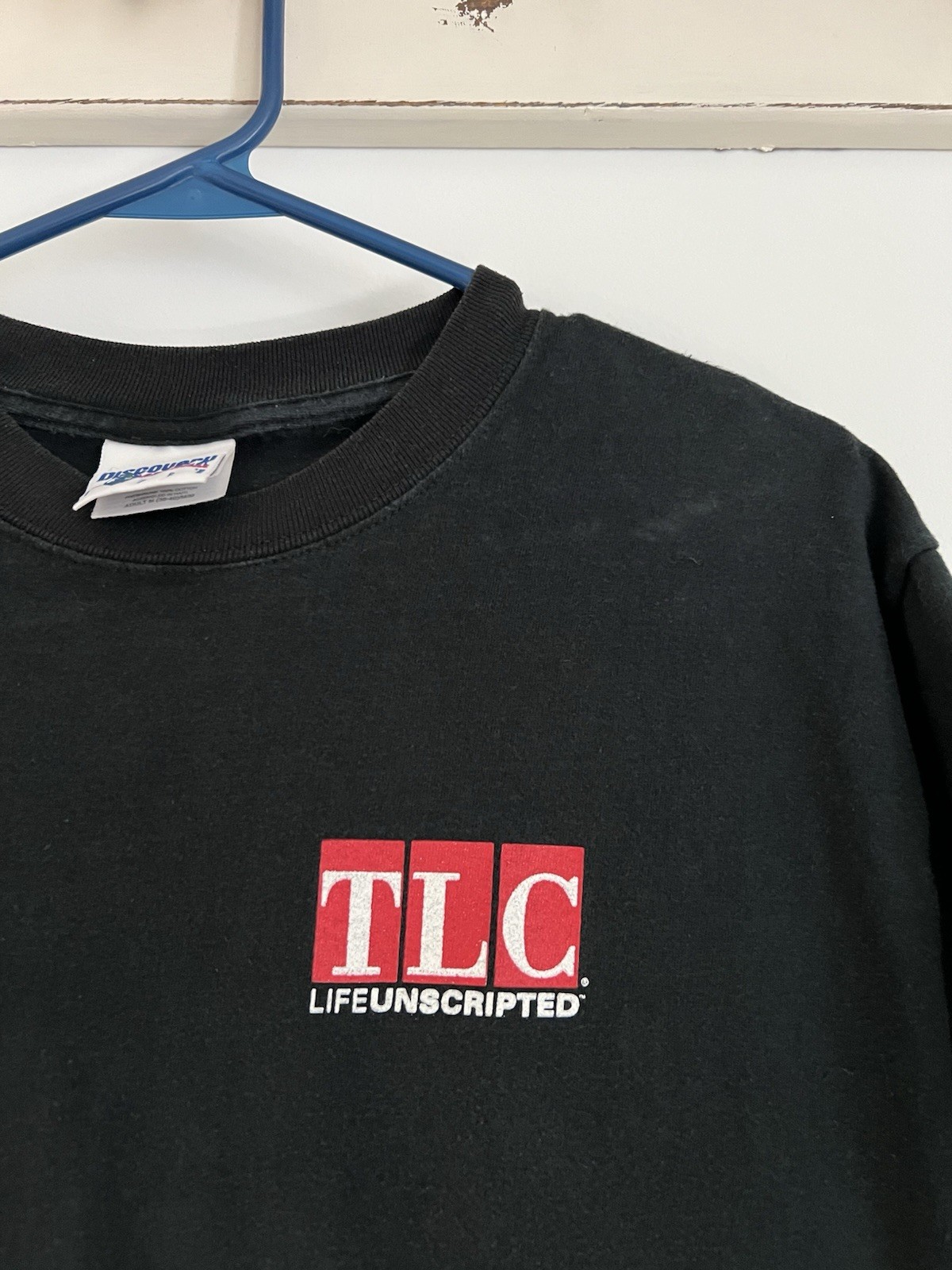 TLC Trading Spaces Size Medium Discovery Channel Store T Shirt – TV Show Promo