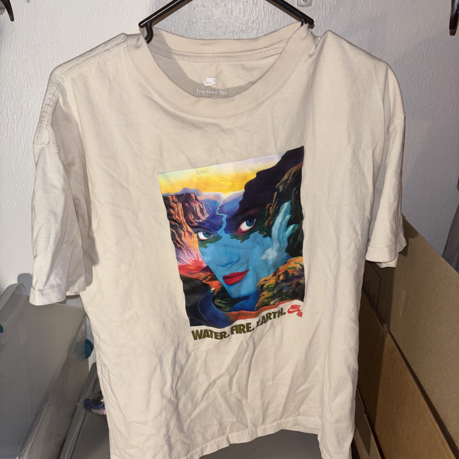 Nike Water, Fire, Earth Light Bone Graphic T Shirt FB9813-072 size Large