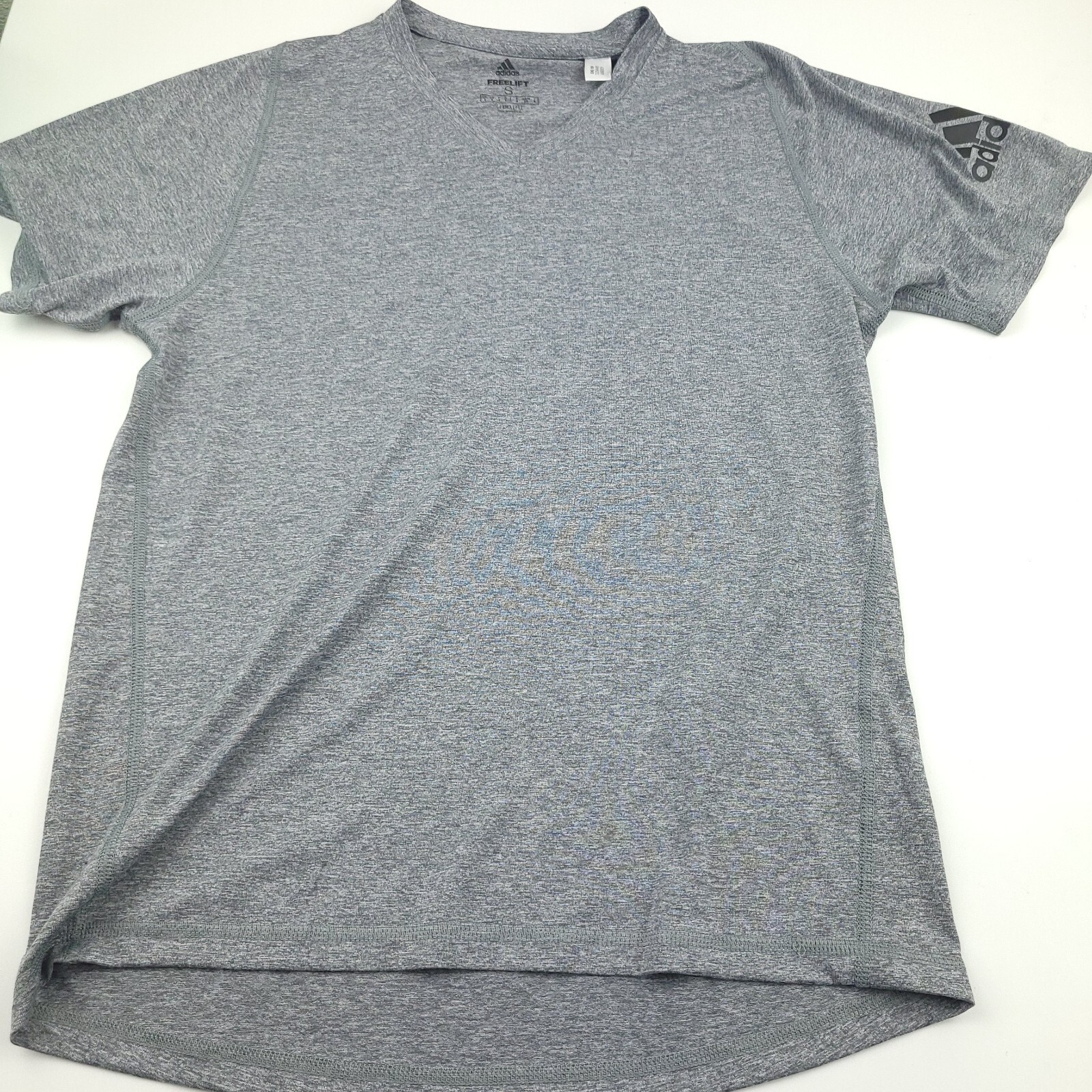 Adidas T-Shirt Mens Small Gray Aeroready Free Lift Clima Lite Training V-Neck