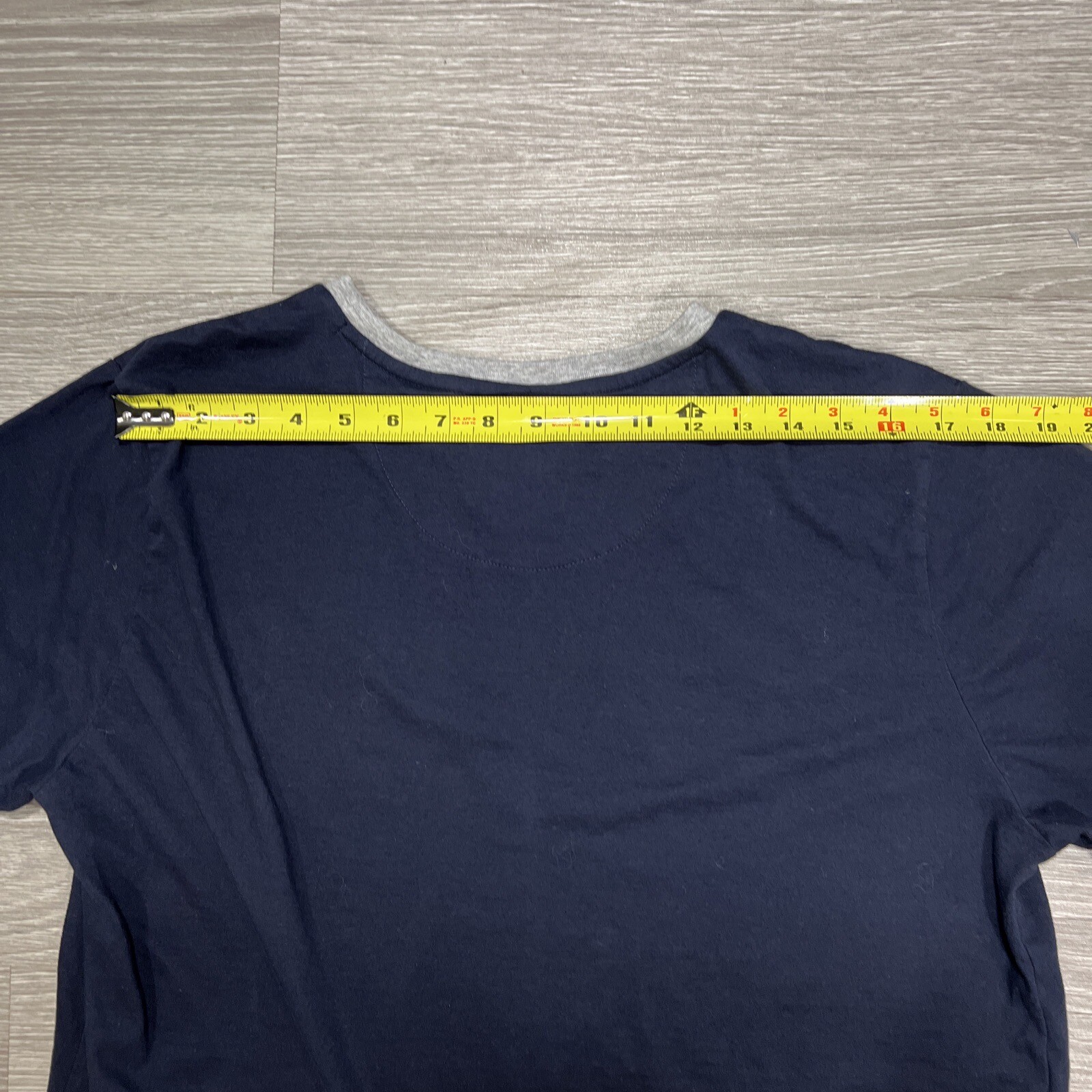 Le Shark T-Shirt Men’s 2XL Blue Gray Trim Chasing the Dream Lightweight Crewneck