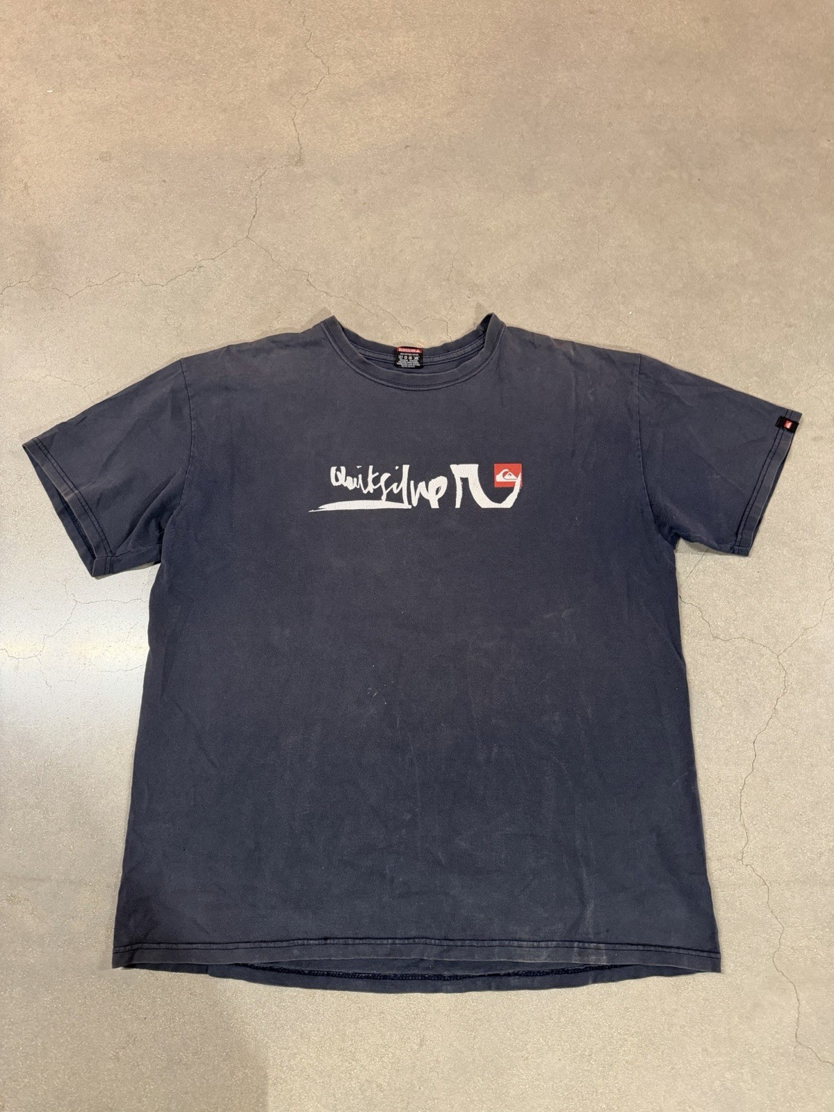 Quicksilver Vintage Navy Blue T-Shirt Surf Skate Logo, Size XL, 90s/Y2k Tee