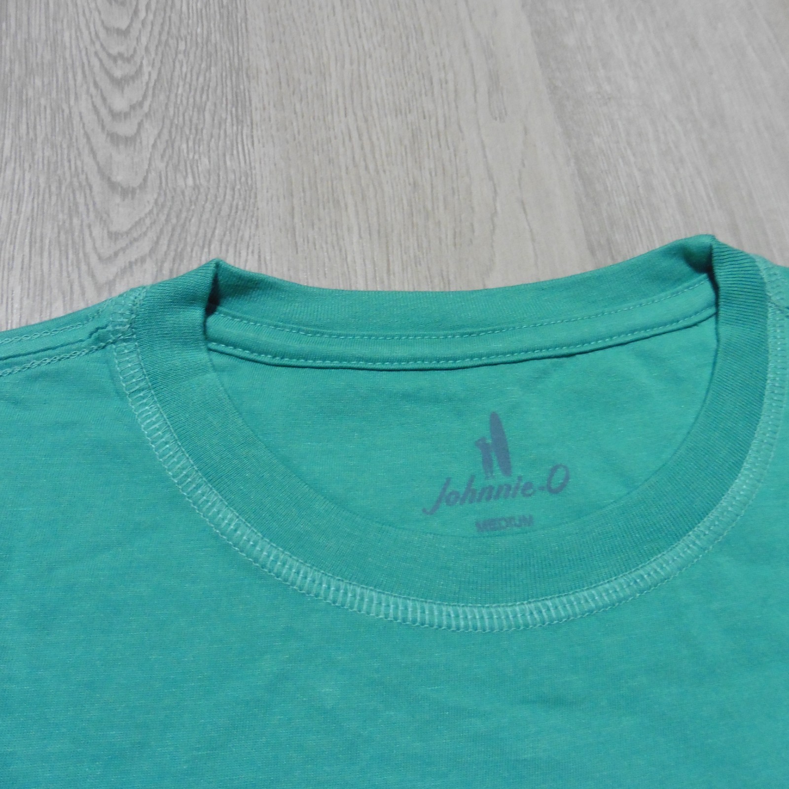 JOHNNIE O Mens M MEDIUM T SHIRT VINTAGE WAVE SEAGLASS SHORT SLEEVE GOLF SURFER