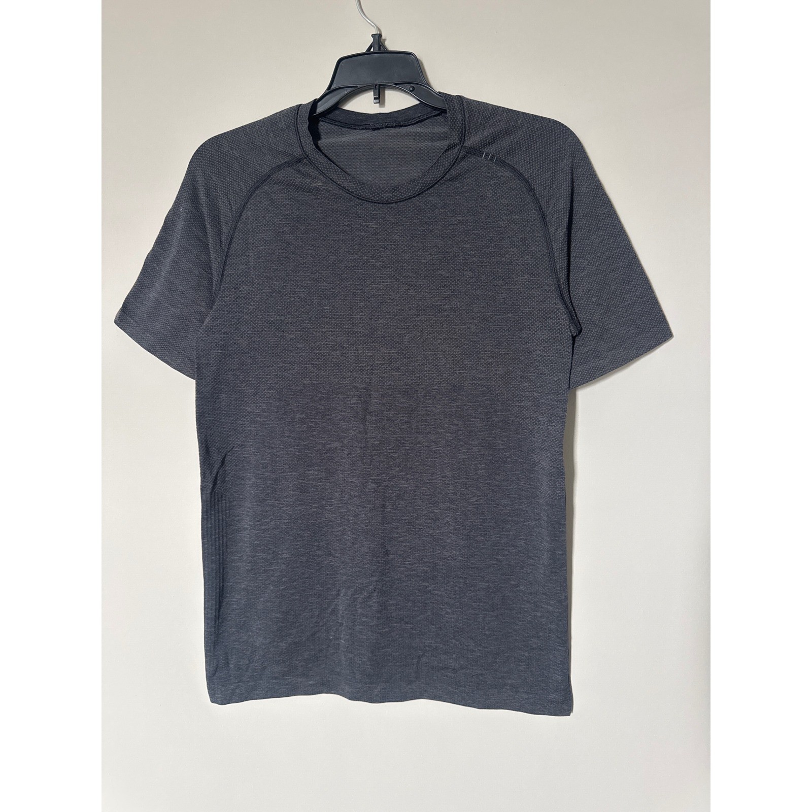 Lululemon Metal Vent Tech Short Sleeve Shirt Mens Charcoal Gray Training Tee