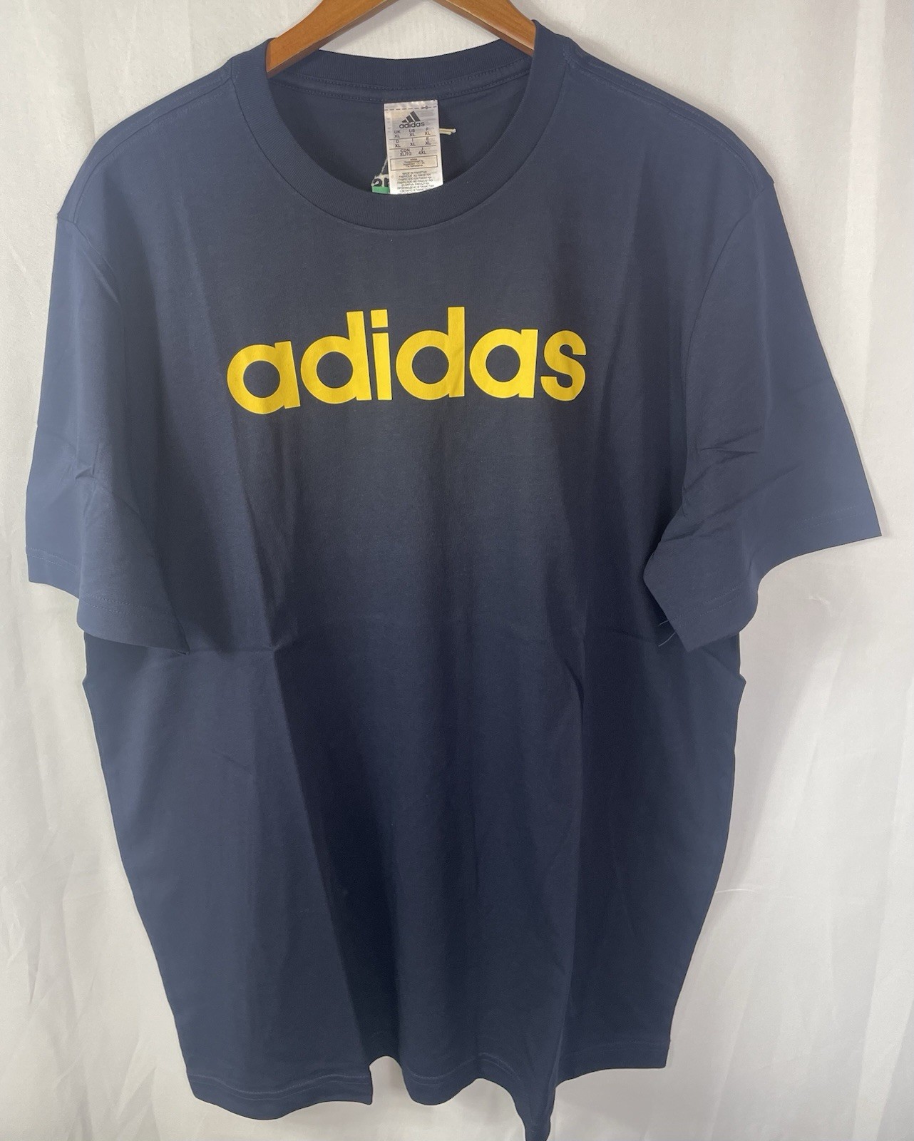adidas Men’s XL Graphic Crewneck Short Sleeve T-Shirt Navy NWT