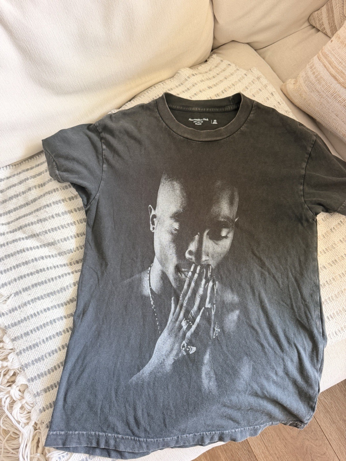 Abercrombie & Fitch Graphic Portrait T-Shirt XS Charcoal Washed Relaxed Fit Tee
