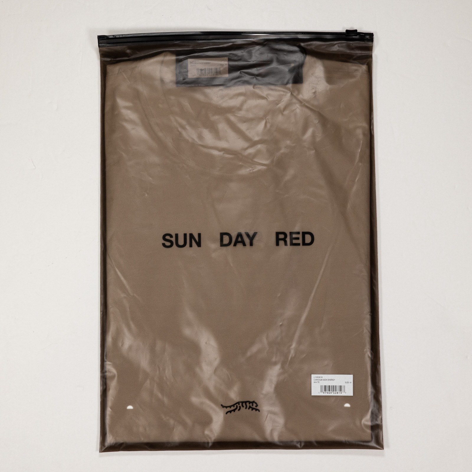 Sun Day Red SSDK Energy White T Shirt Mens M Tiger Woods NWT