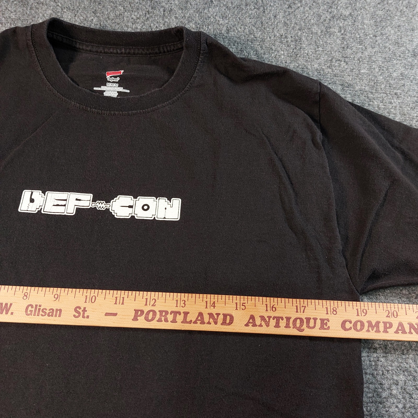 DEF CON 25 Hacker Conference T‑Shirt Mens Medium Black 2017 Crossbones Tech Tee