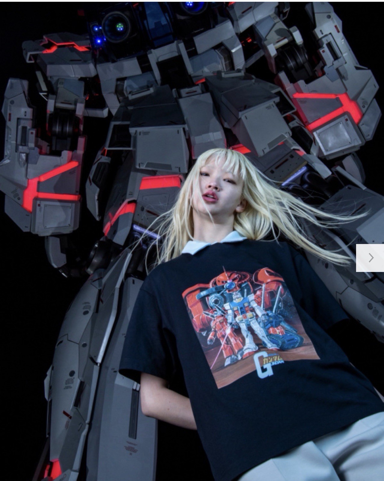 Uniqlo UT Gundam Mech T Shirt Size XL Anime Manga Comic Retro 70s 80s 90s Robot