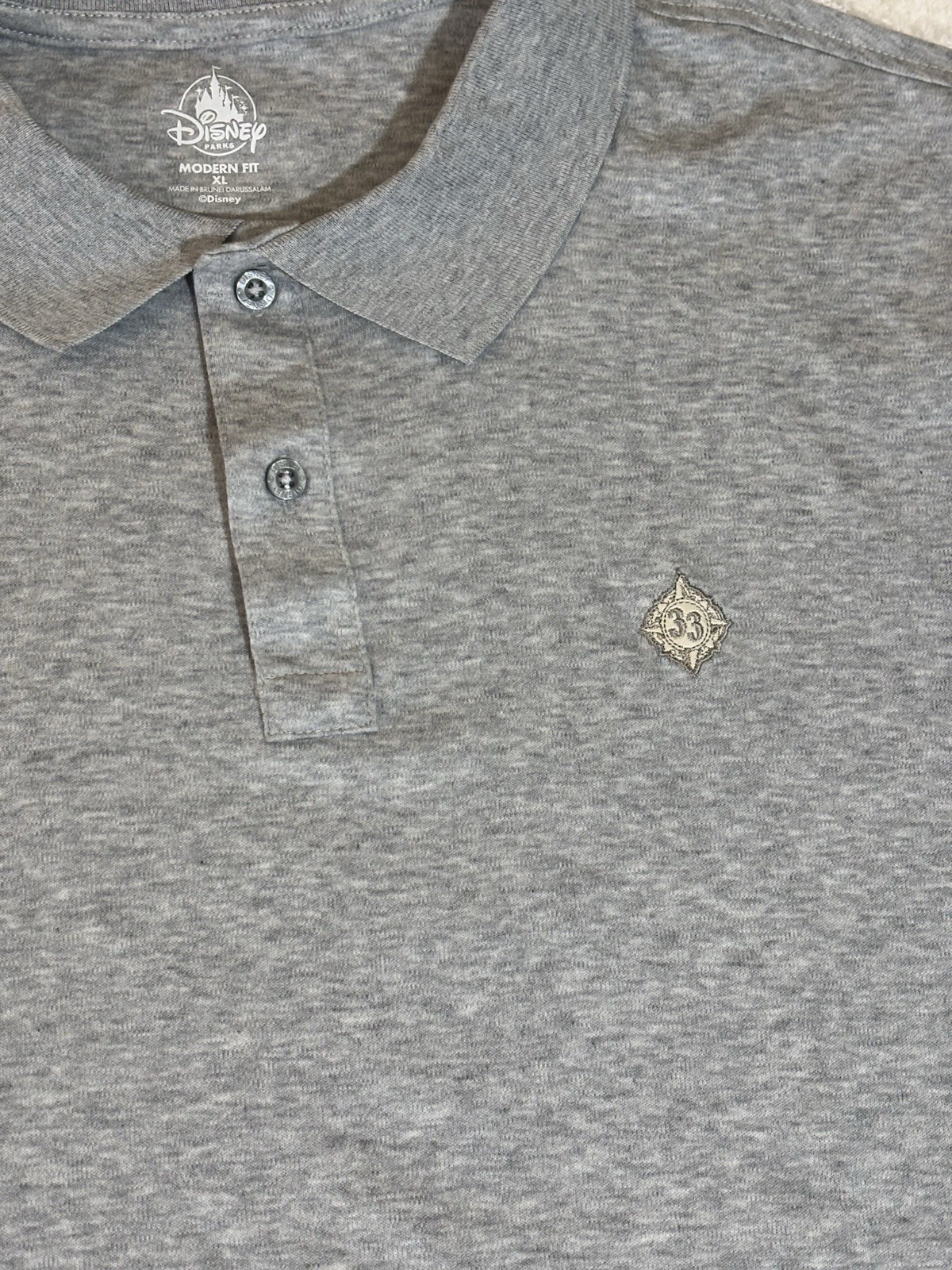 New Disney Parks Club 33 Embroidered Logo Gray Modern Fit Polo Shirt Men Size XL