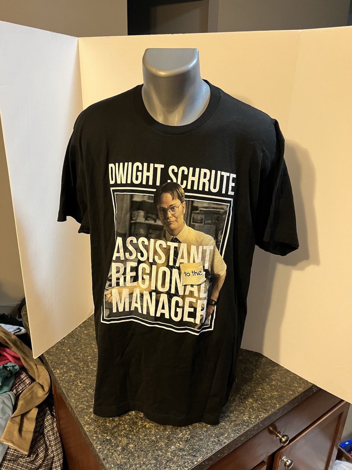 THE OFFICE Dwight Schrute Assistant to Regional Manager Black XL Mens Tshirt NWT