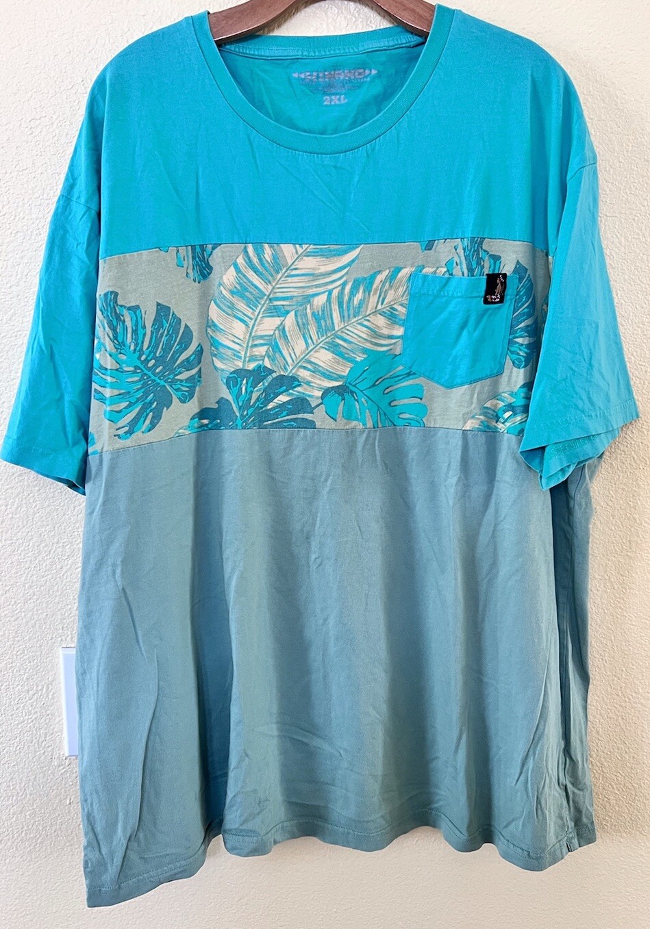 Hinano Tahiti Tropical Leaf Pattern Color Block Mens Blue T Shirt Size 2XL