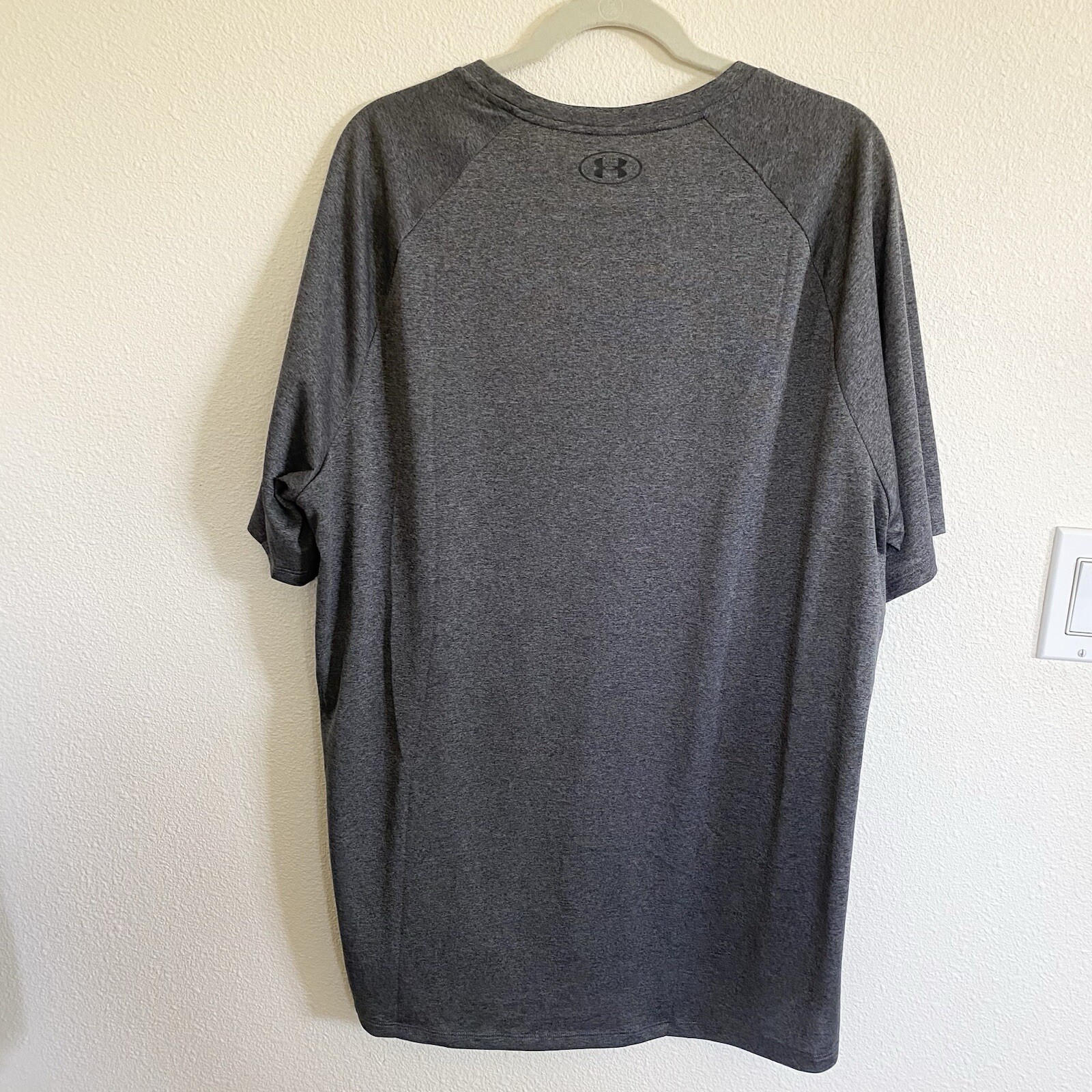 Under Armour 1326413 Men 2XL Athletic UA Tech 2.0 T-Shirt Short Sleeve Tee Gray